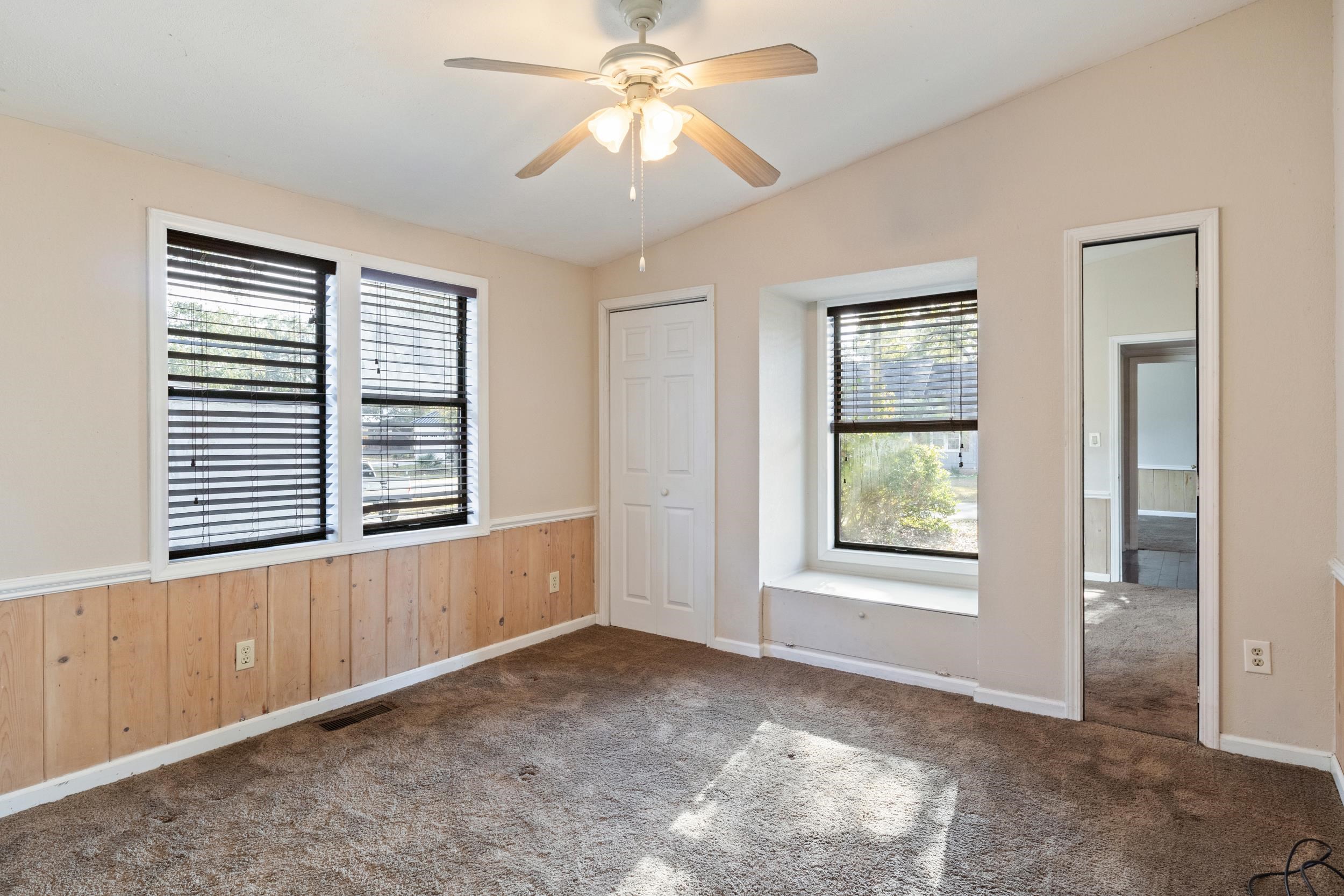 111 N Hollywood Dr. Property Photo 25