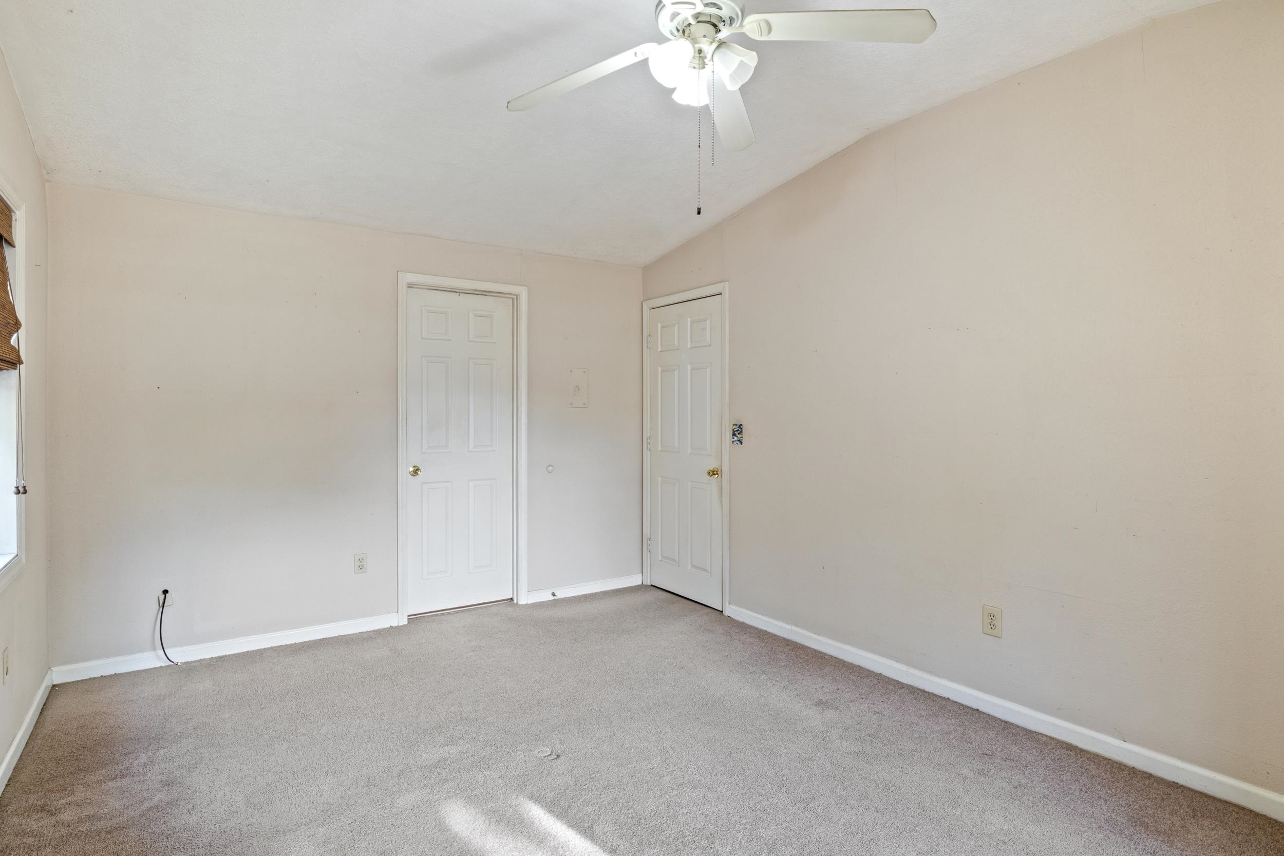 111 N Hollywood Dr. Property Photo 28