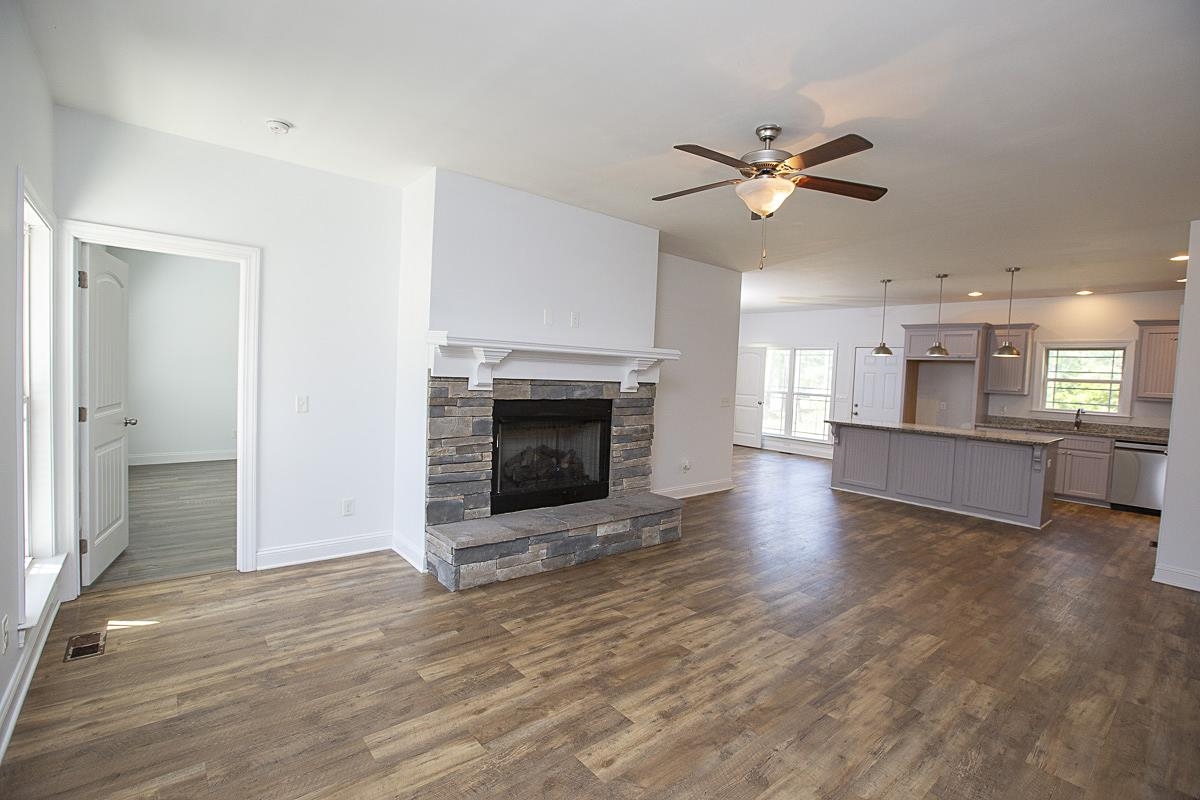 165 Joanna Gillard Ln. Property Photo 6