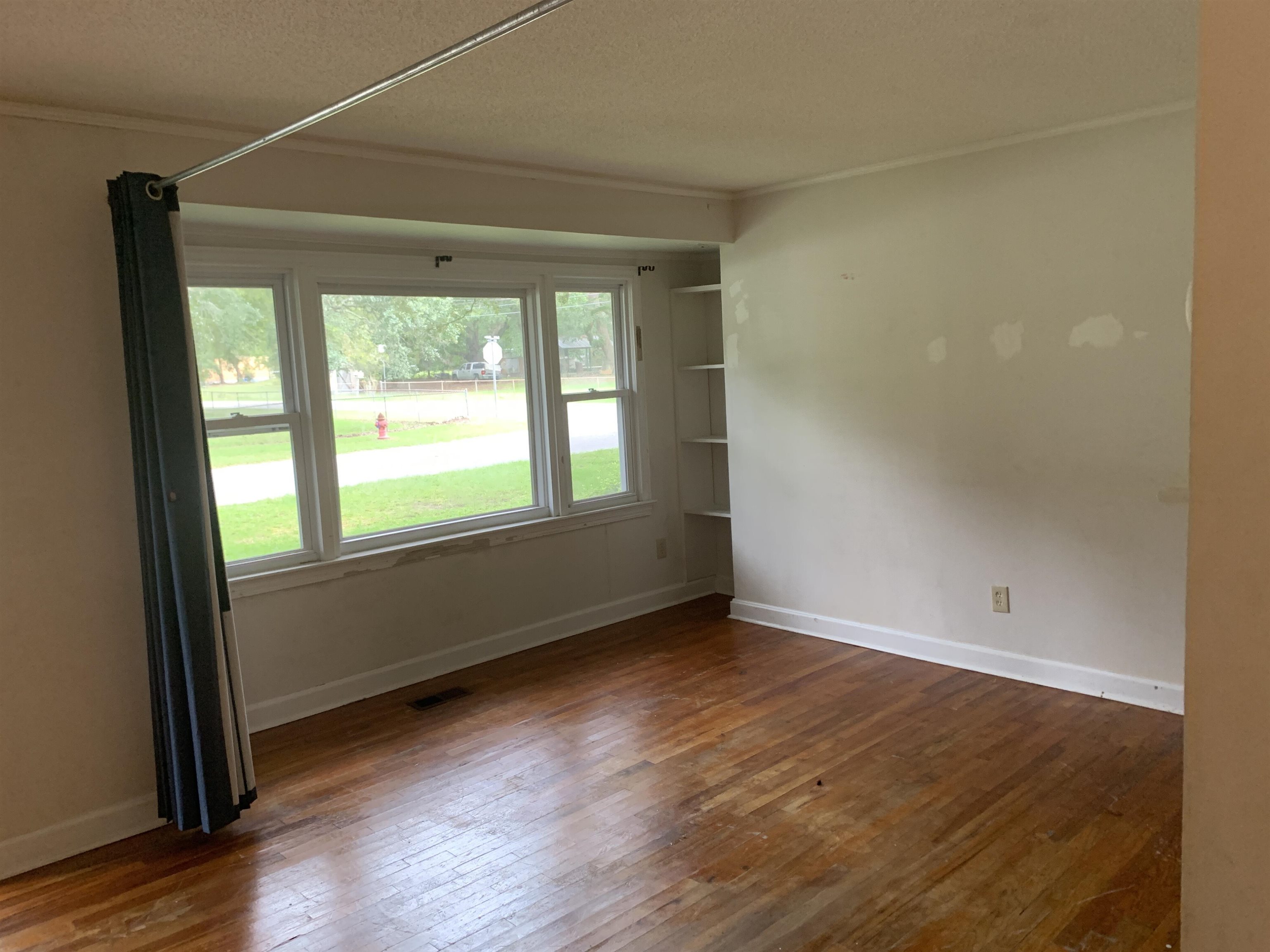 2401 Withers St. Property Photo 5