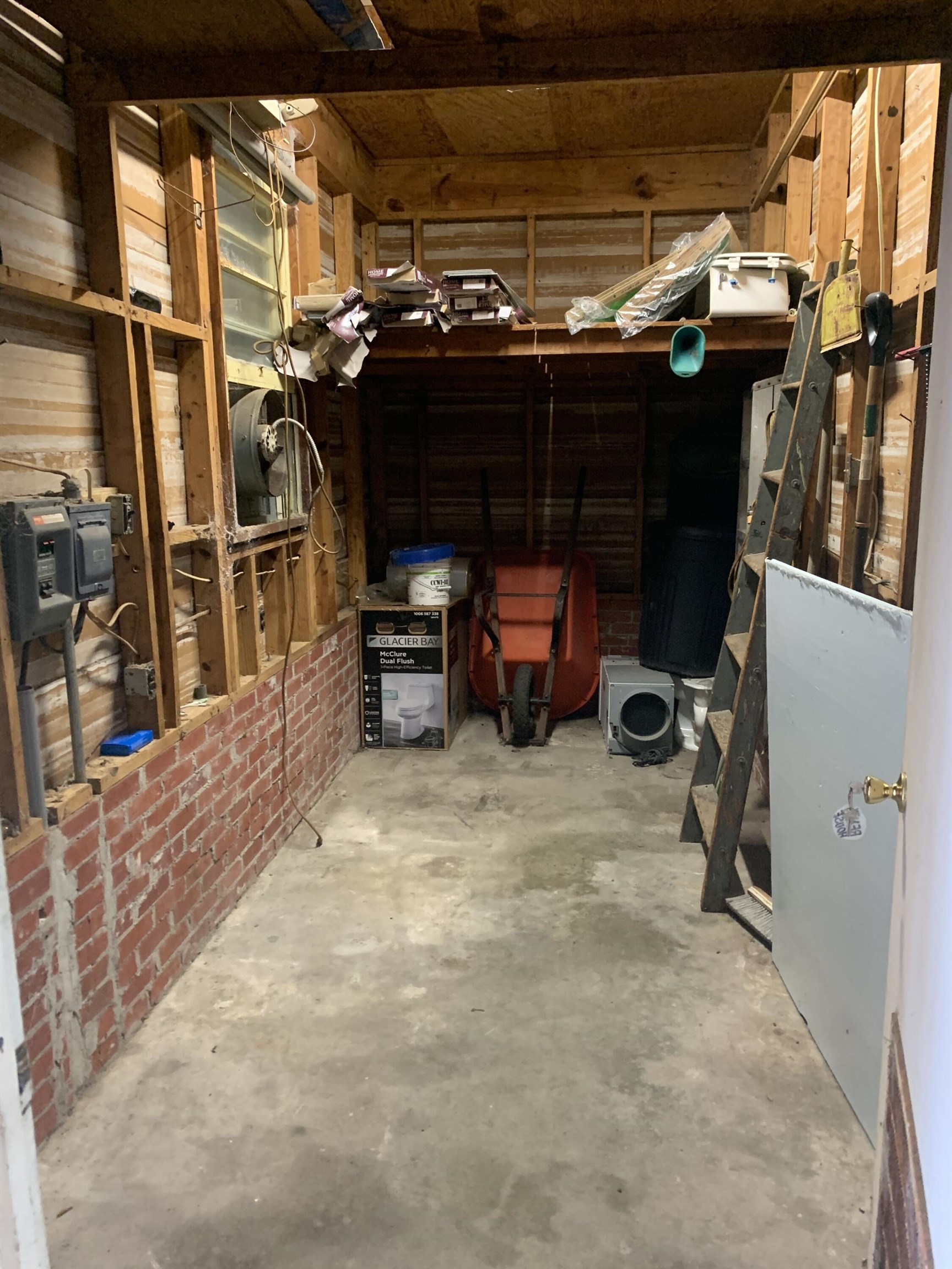 2401 Withers St. Property Photo 6