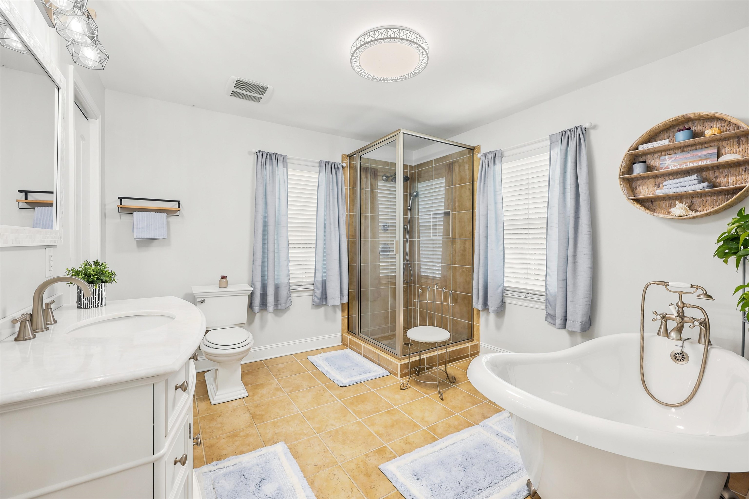 360 Kensington Blvd. Property Photo 16