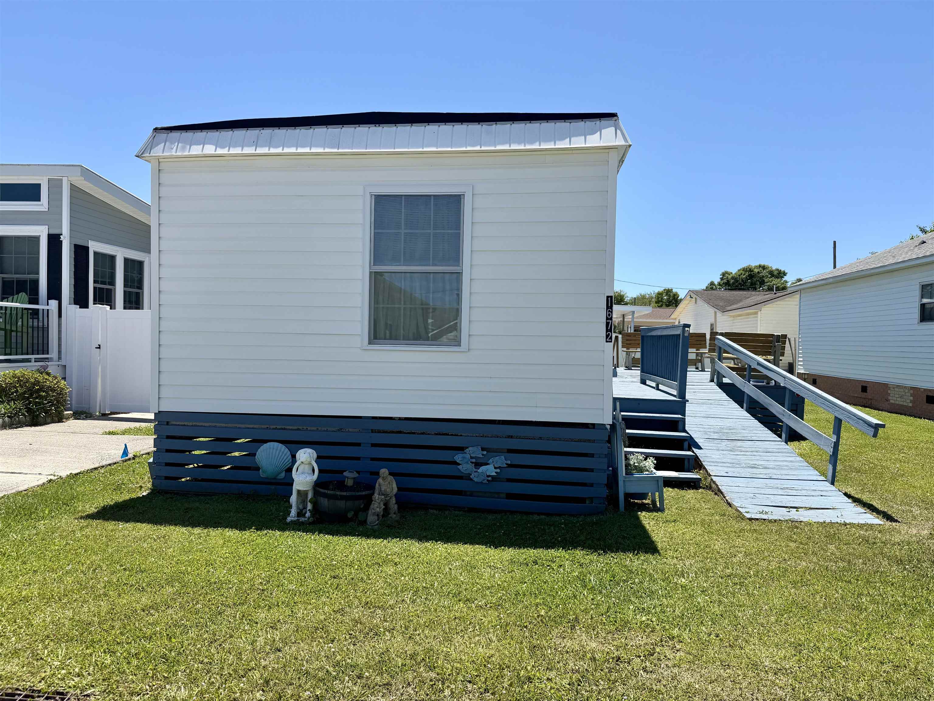 1672 Falcon Property Photo 1