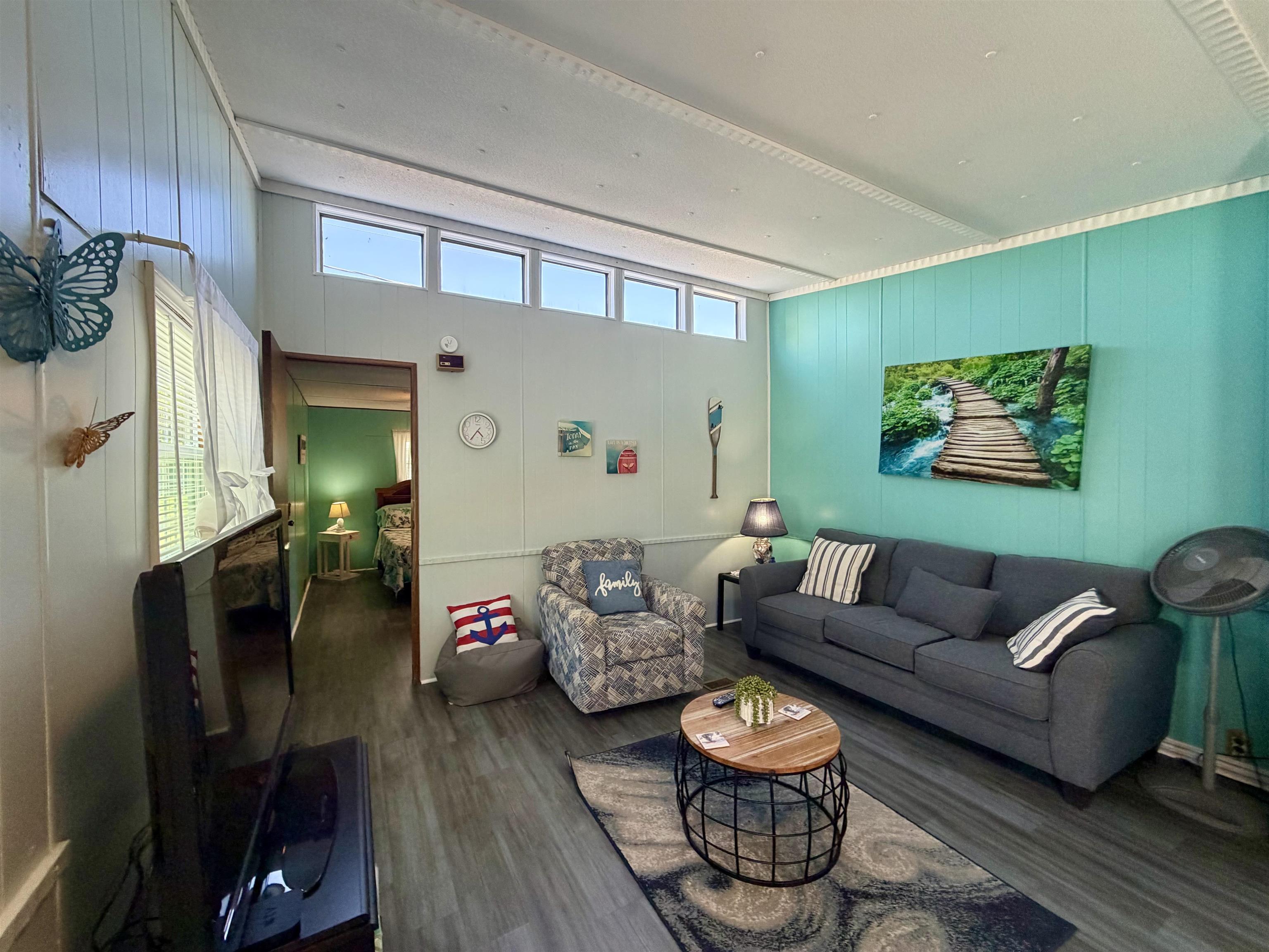 1672 Falcon Property Photo 4