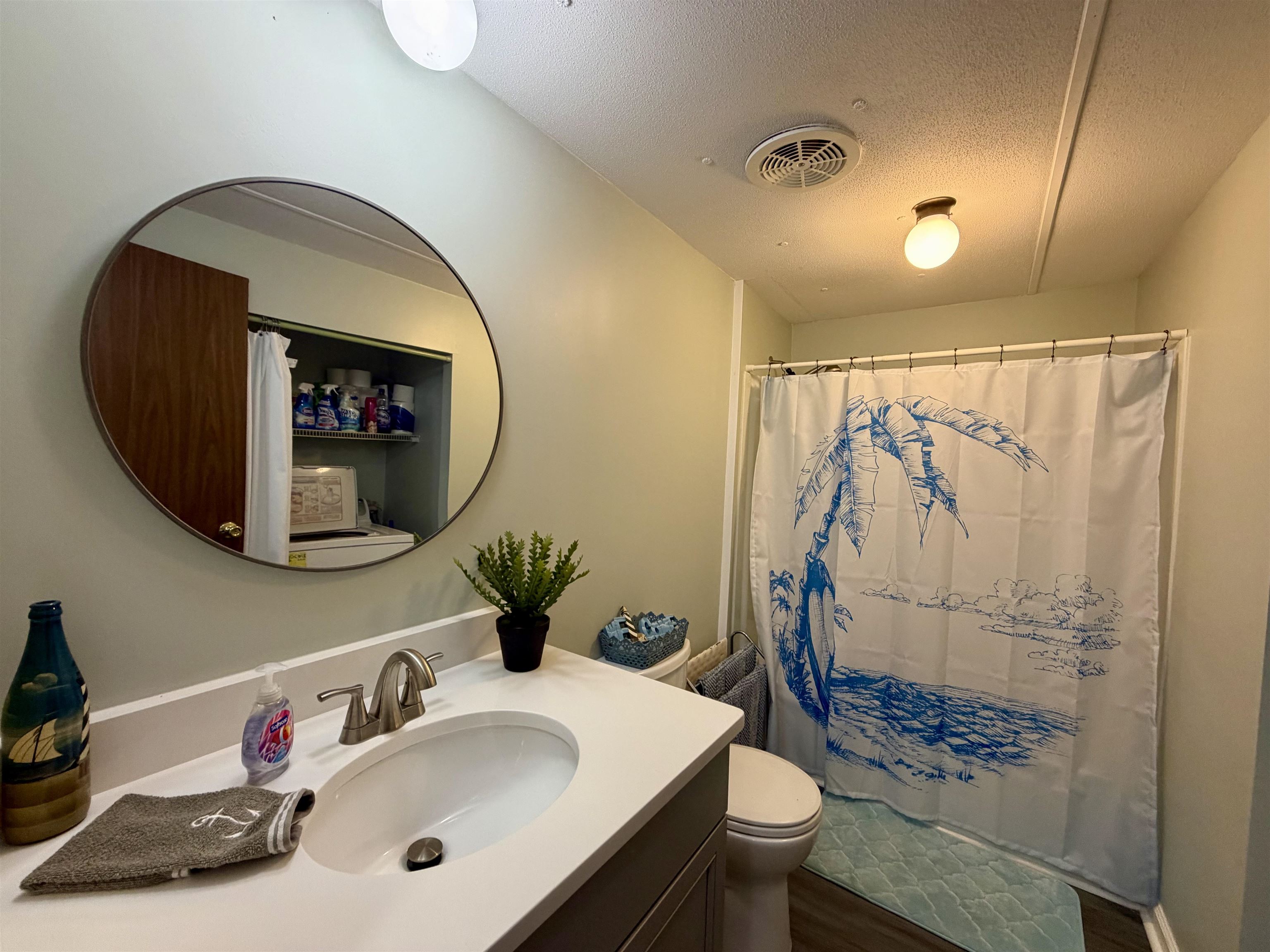 1672 Falcon Property Photo 10