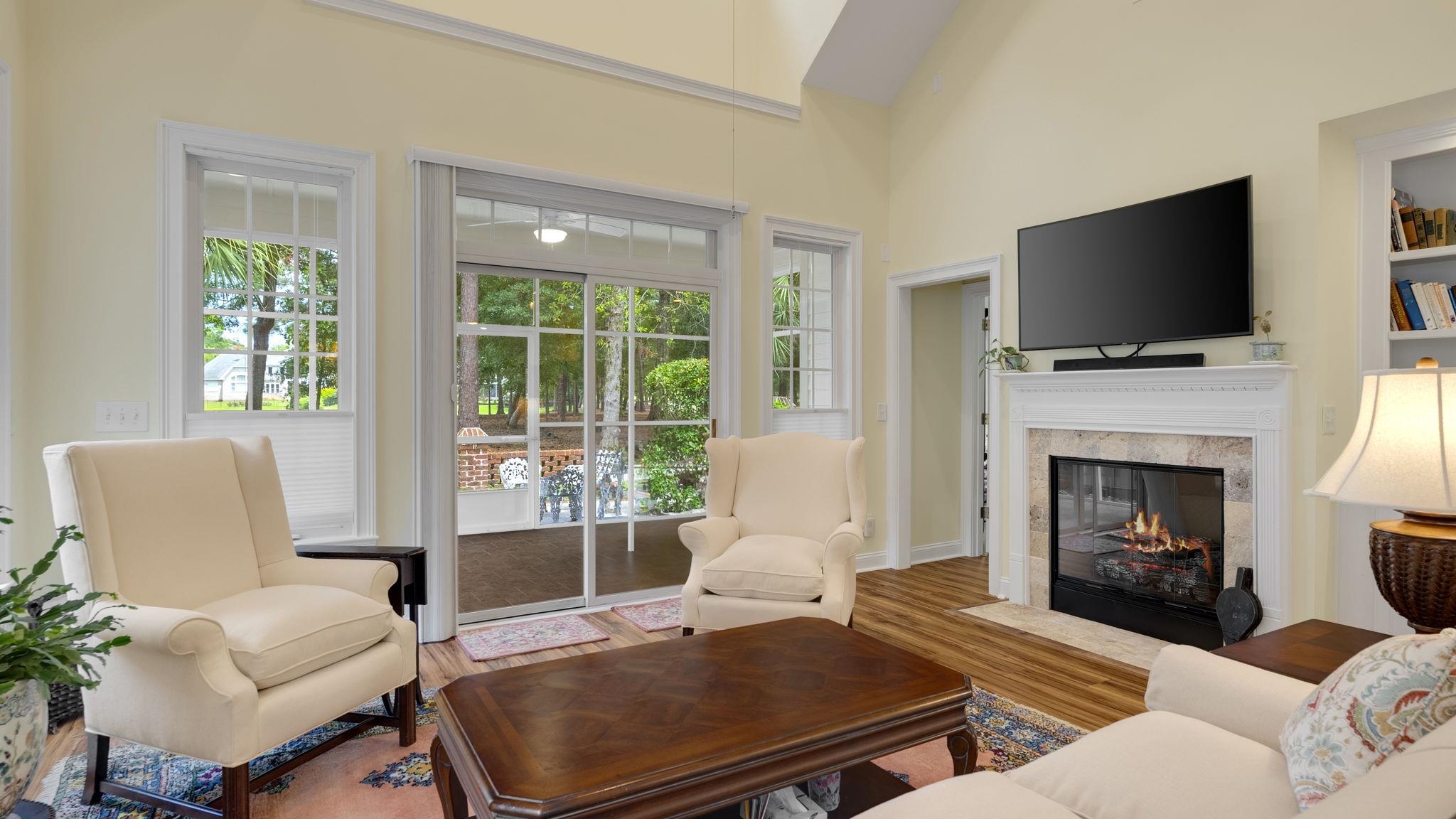12 Courtyard Circle Property Photo 16