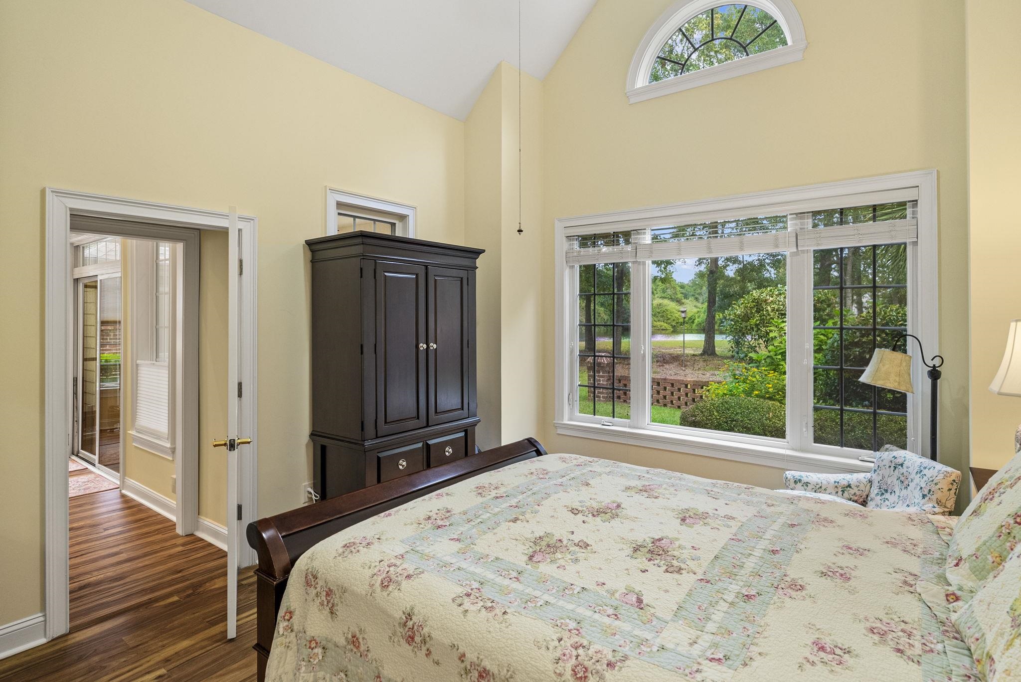 12 Courtyard Circle Property Photo 19