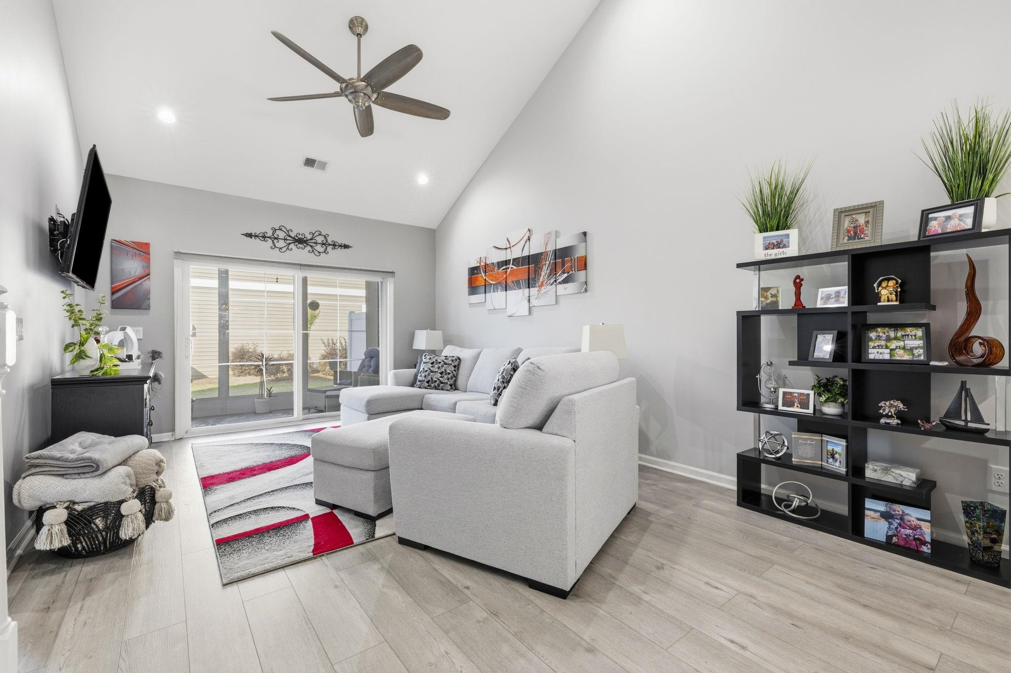 115 Machrie Loop Property Photo 3