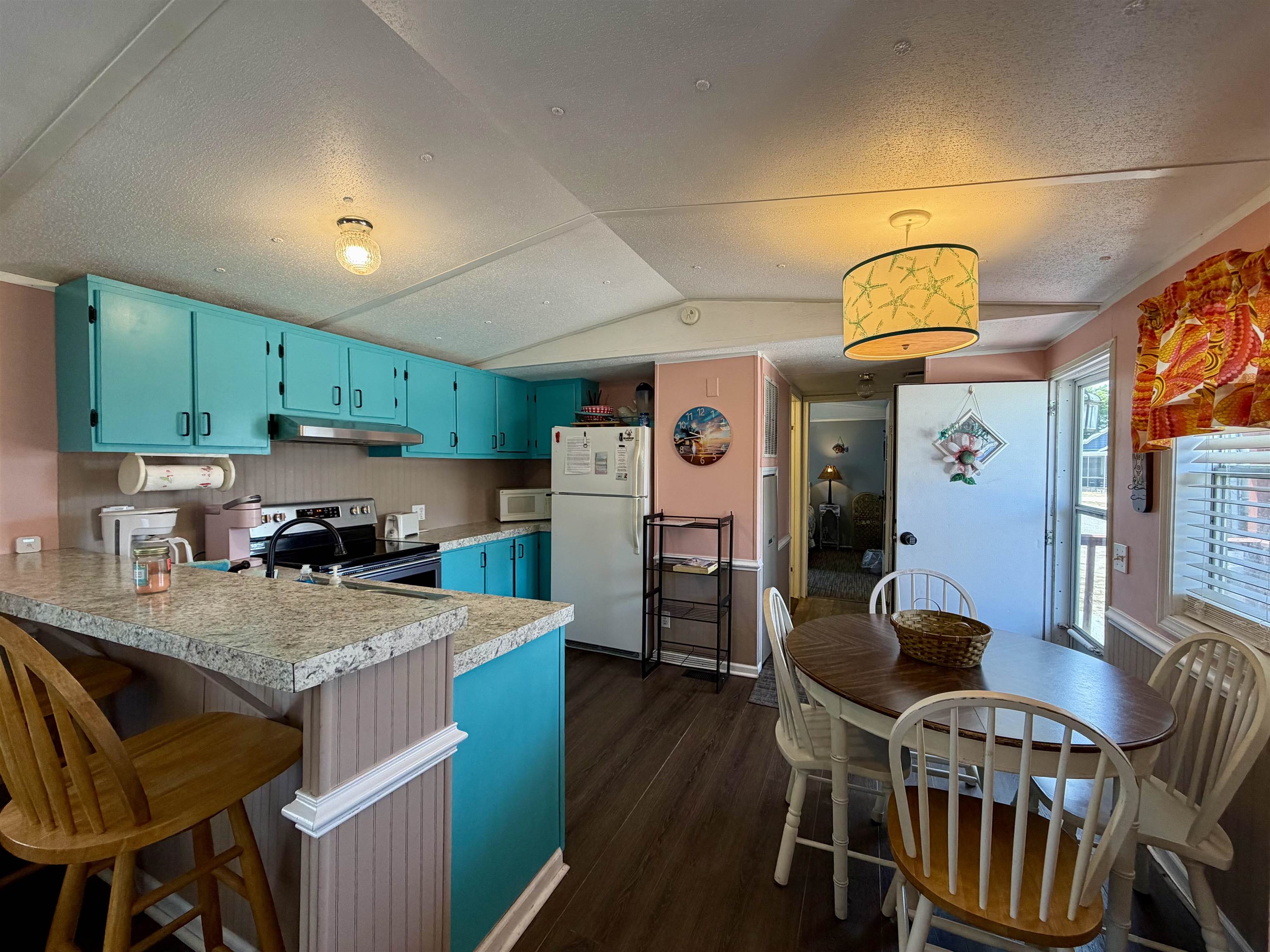 147 Oceanside Dr. Property Photo 5