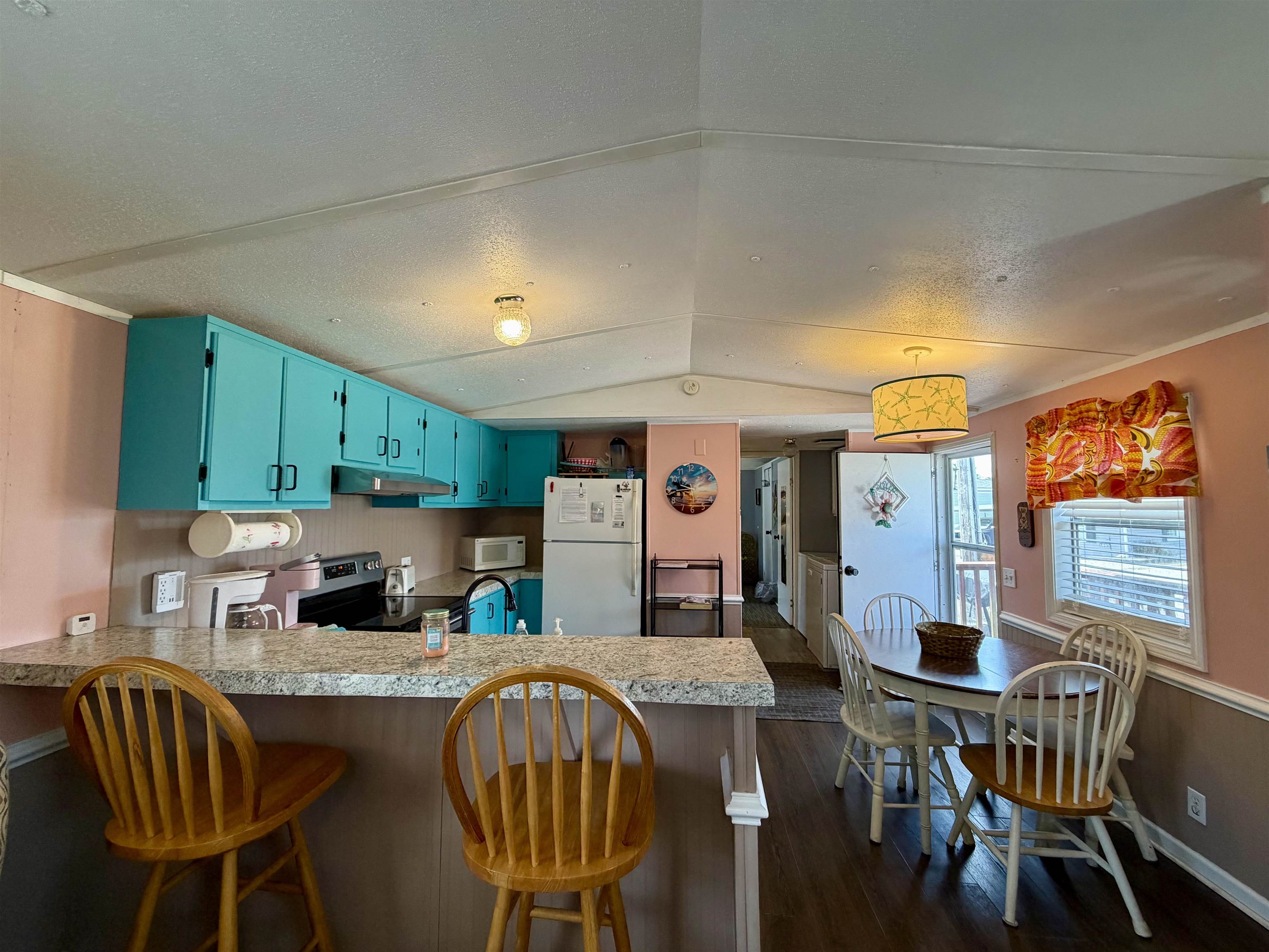 147 Oceanside Dr. Property Photo 6