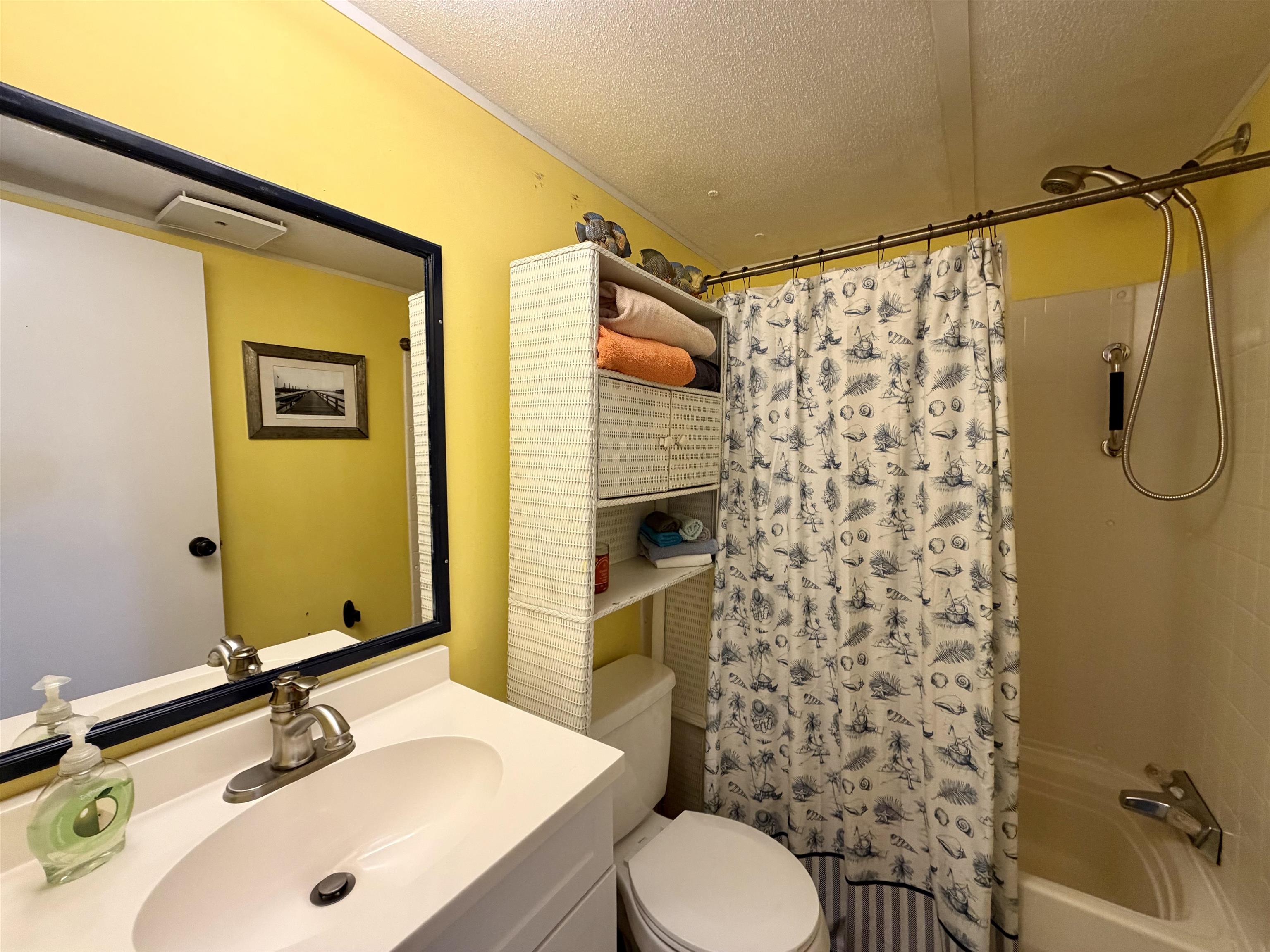 147 Oceanside Dr. Property Photo 8