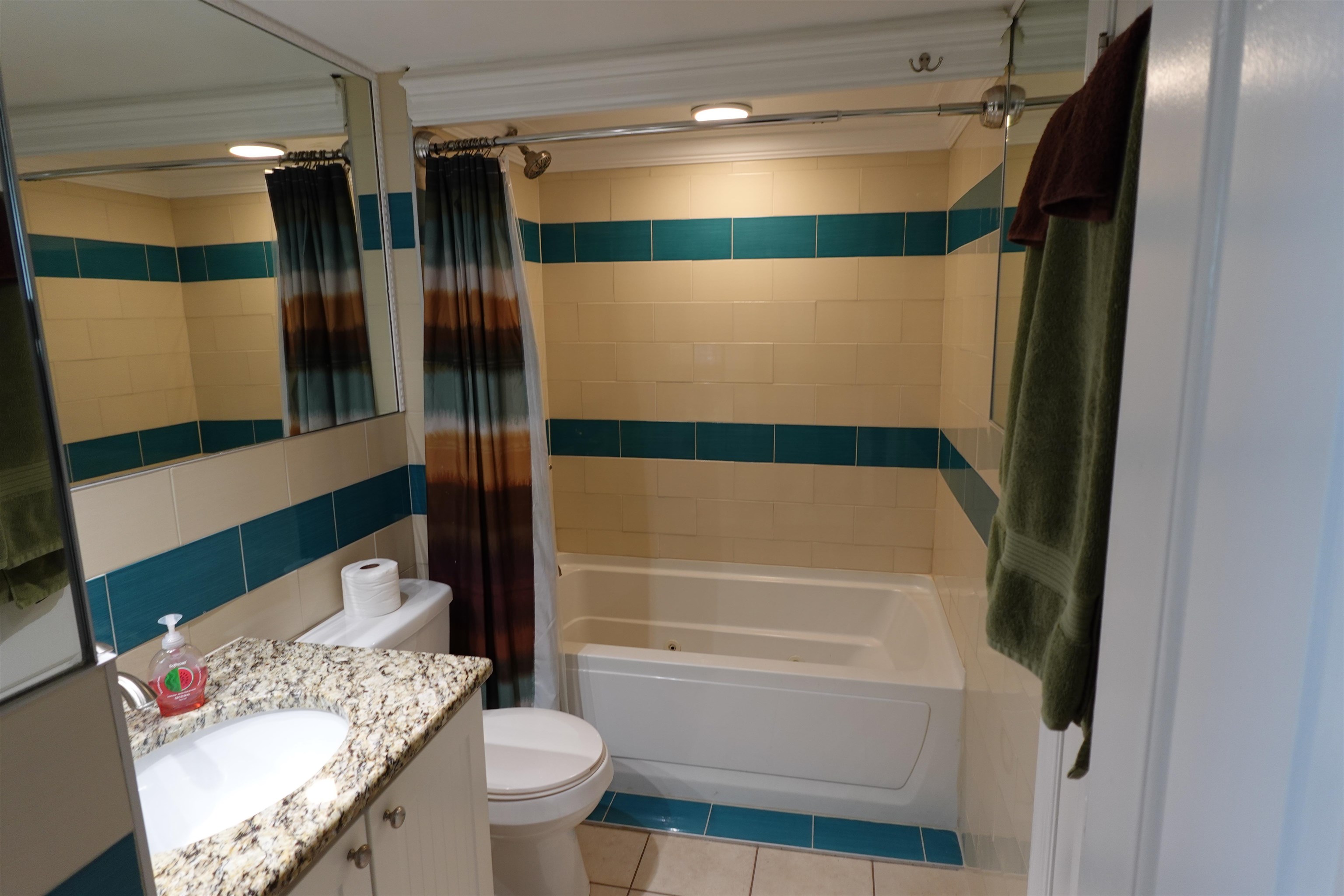 5523 Ocean Blvd. N Property Photo 4