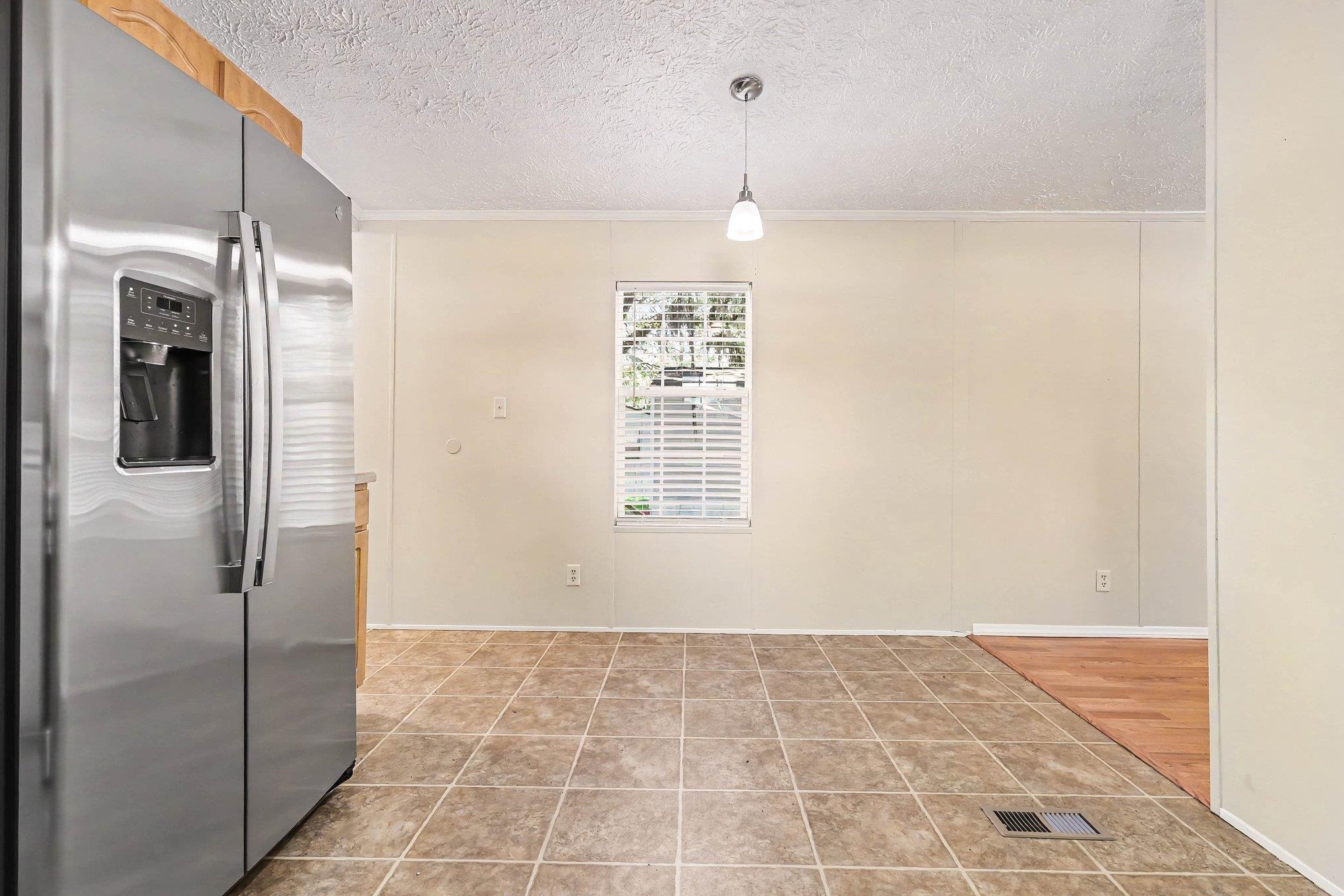 545 Eden Ave. Property Photo 10