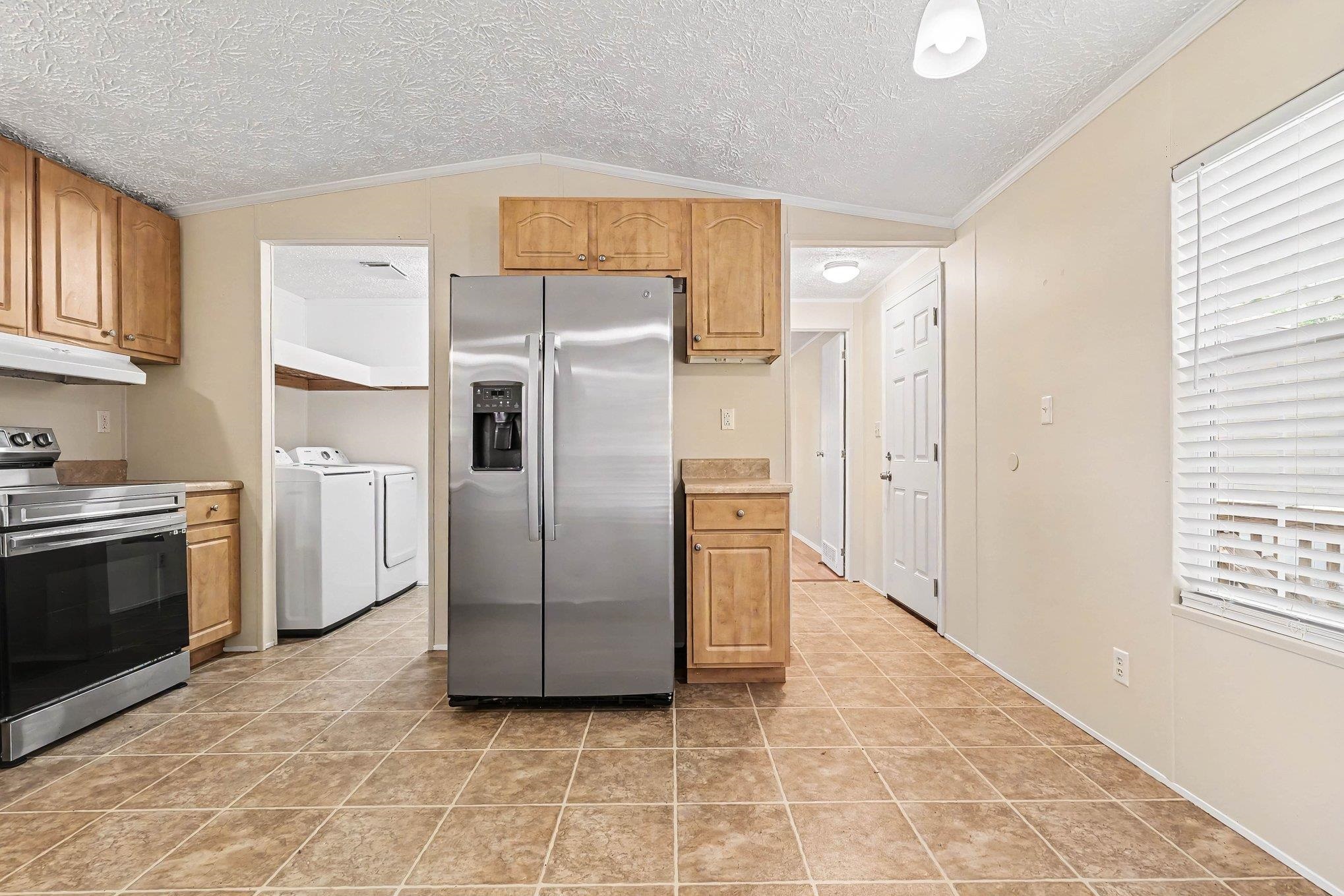 545 Eden Ave. Property Photo 11