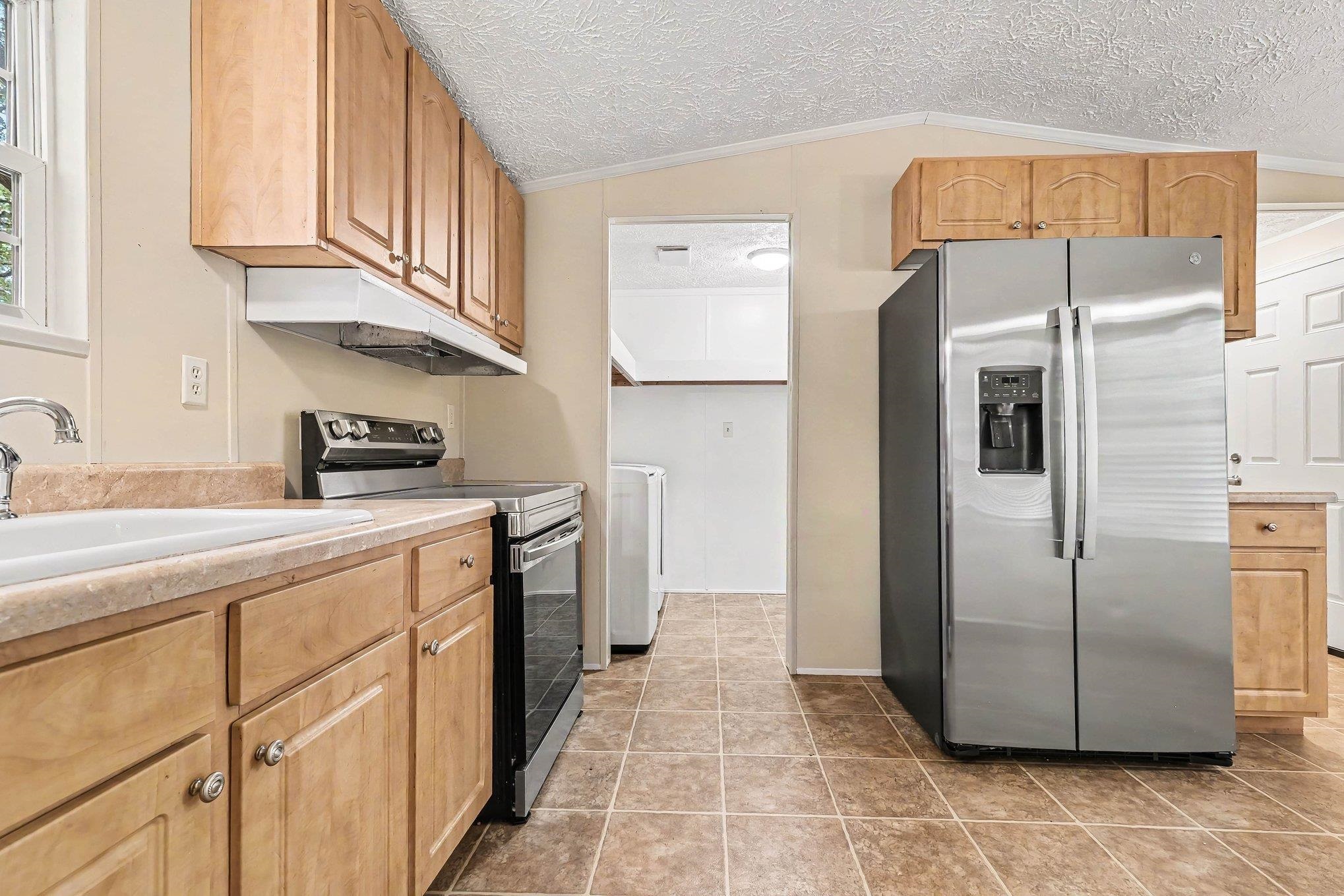 545 Eden Ave. Property Photo 12