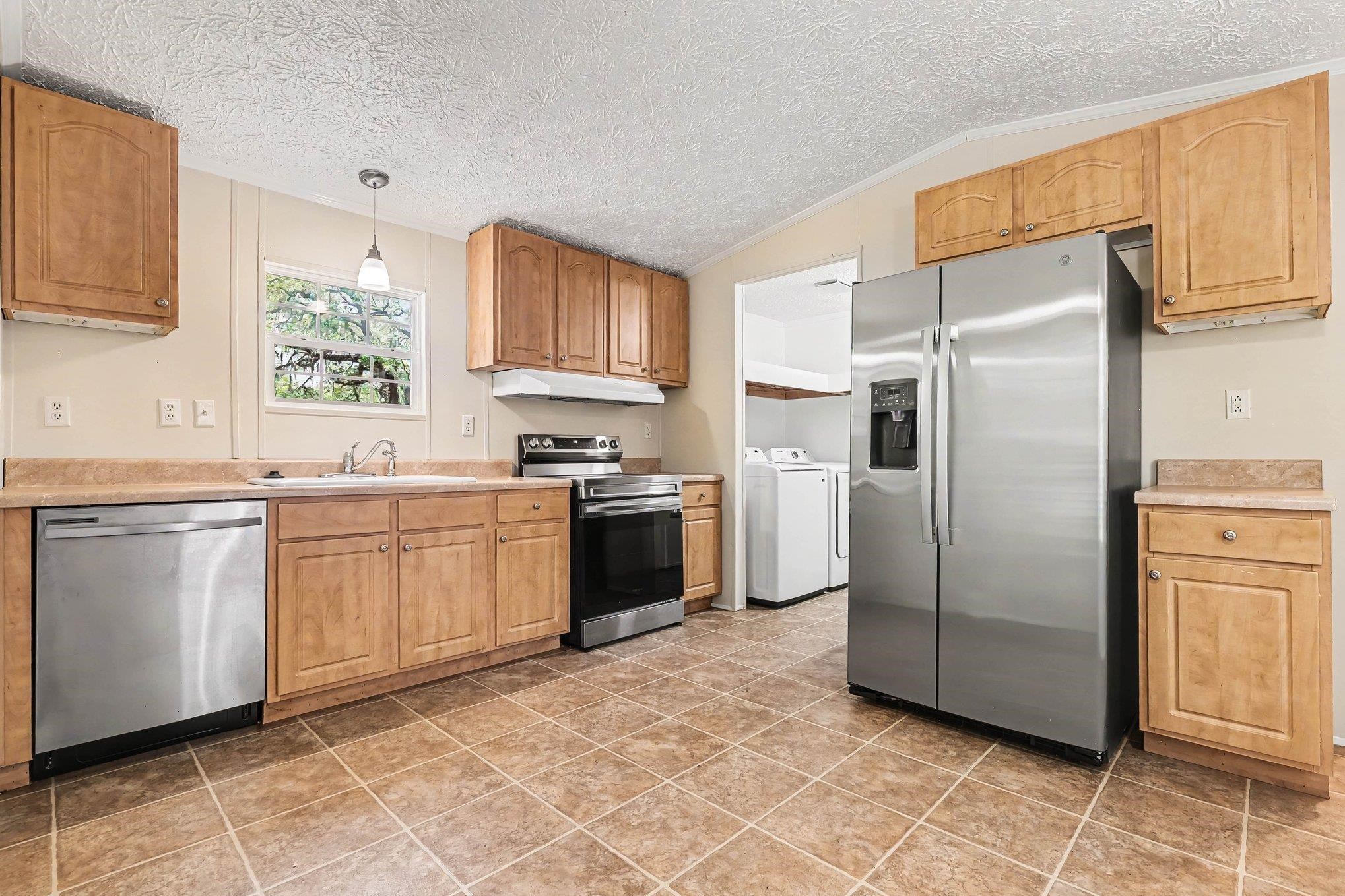 545 Eden Ave. Property Photo 13