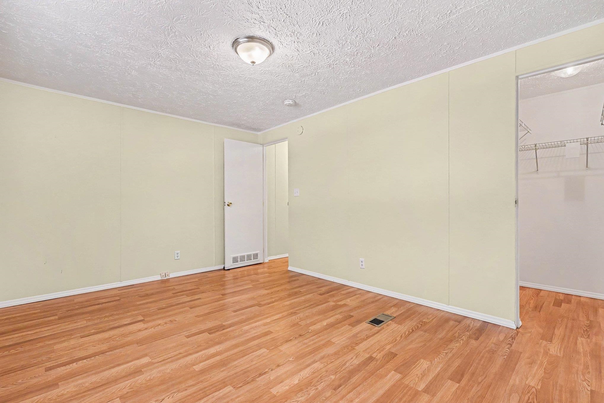545 Eden Ave. Property Photo 19