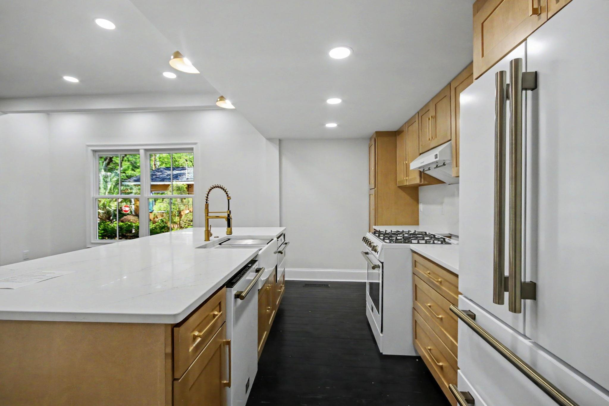 128 Wood St. Property Photo 8