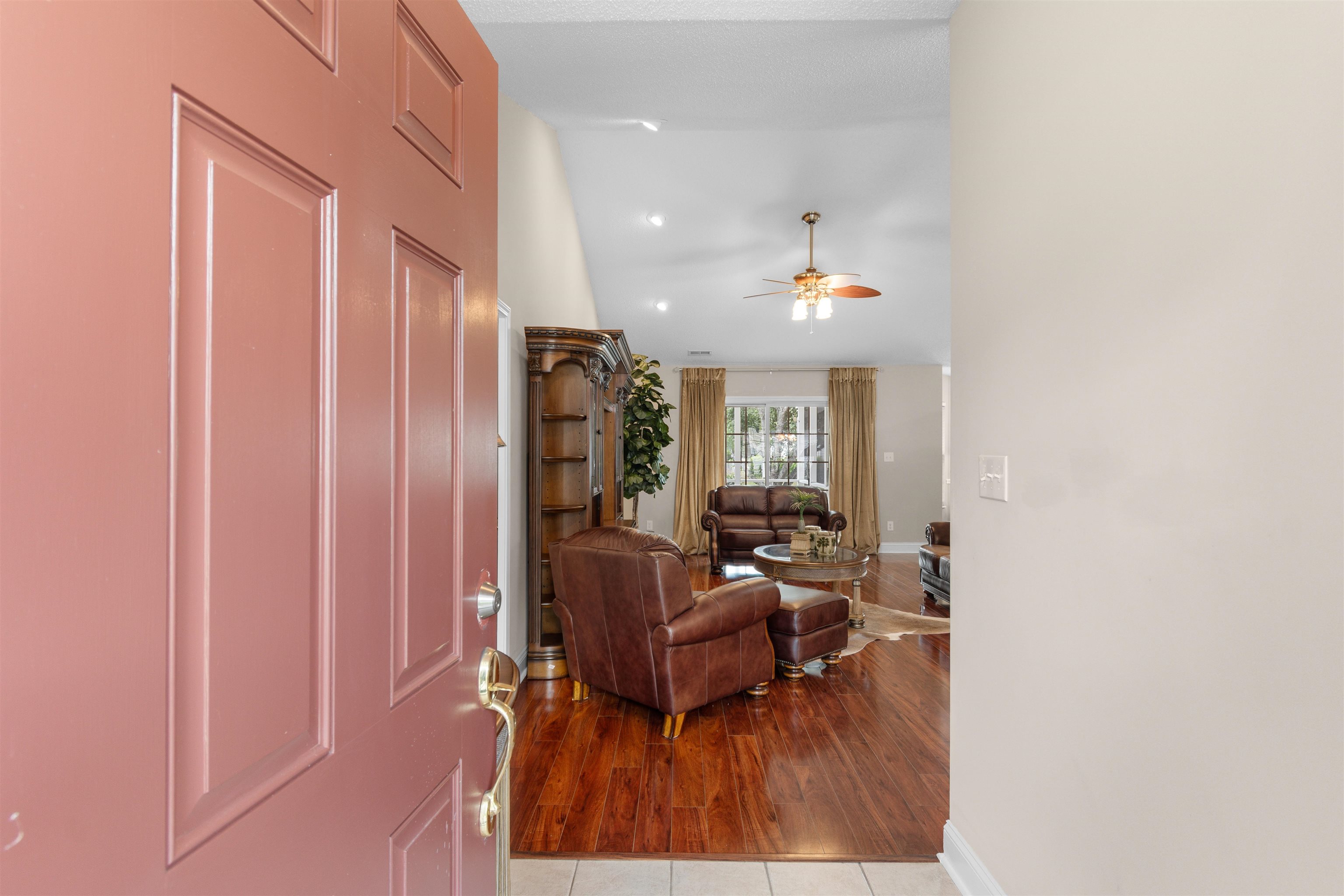 220 Candlewood Dr. Property Photo 3