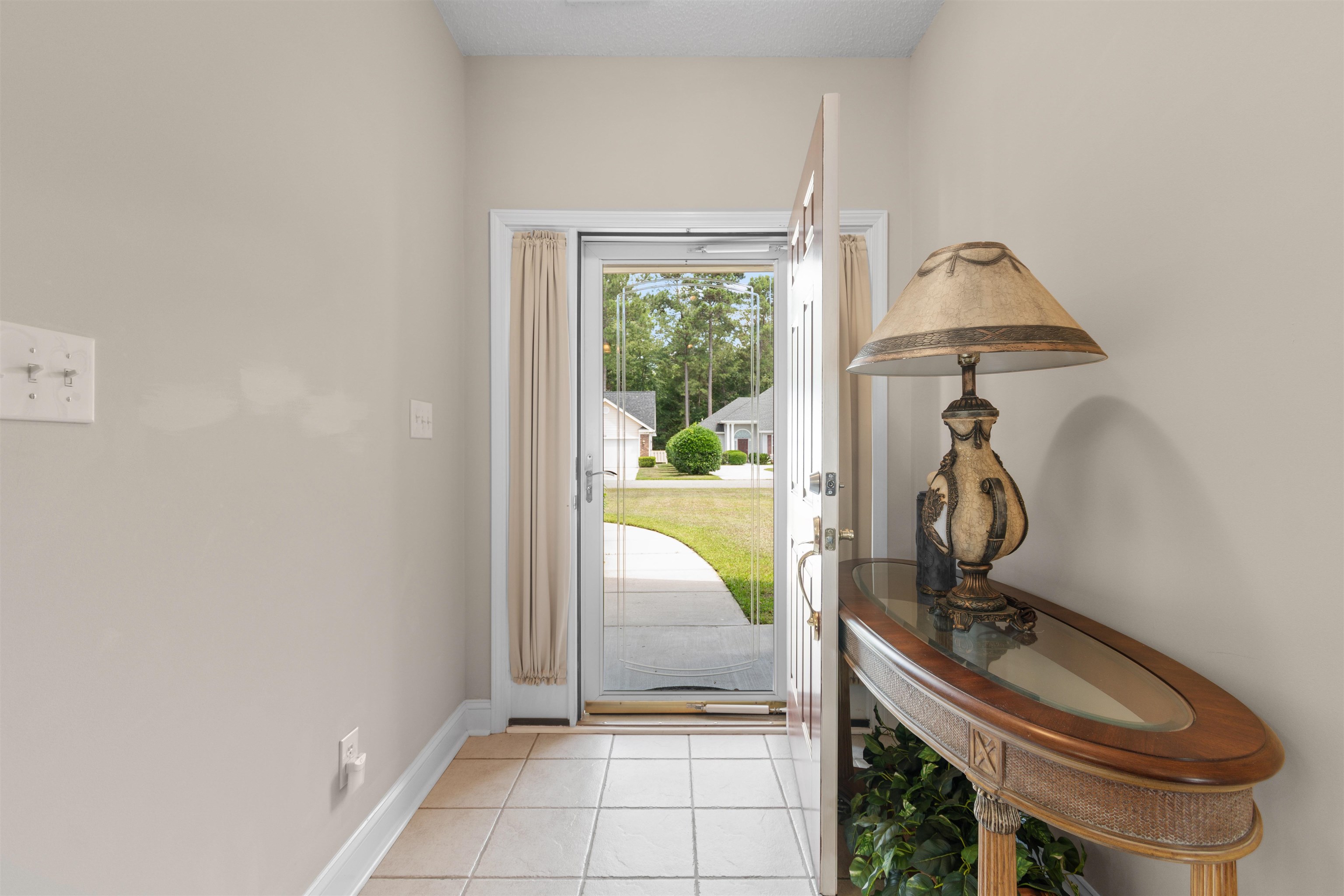 220 Candlewood Dr. Property Photo 4