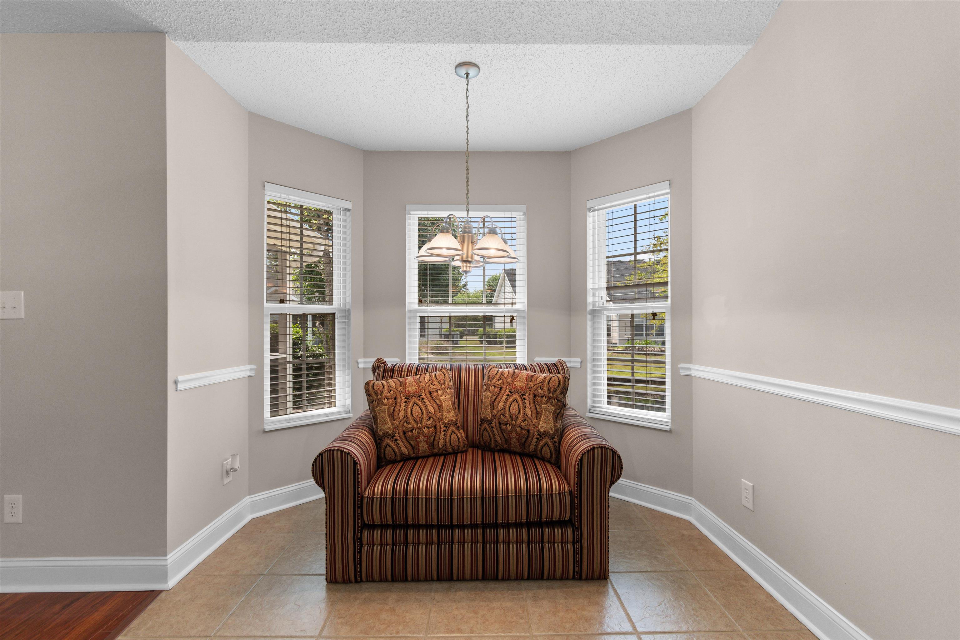 220 Candlewood Dr. Property Photo 11