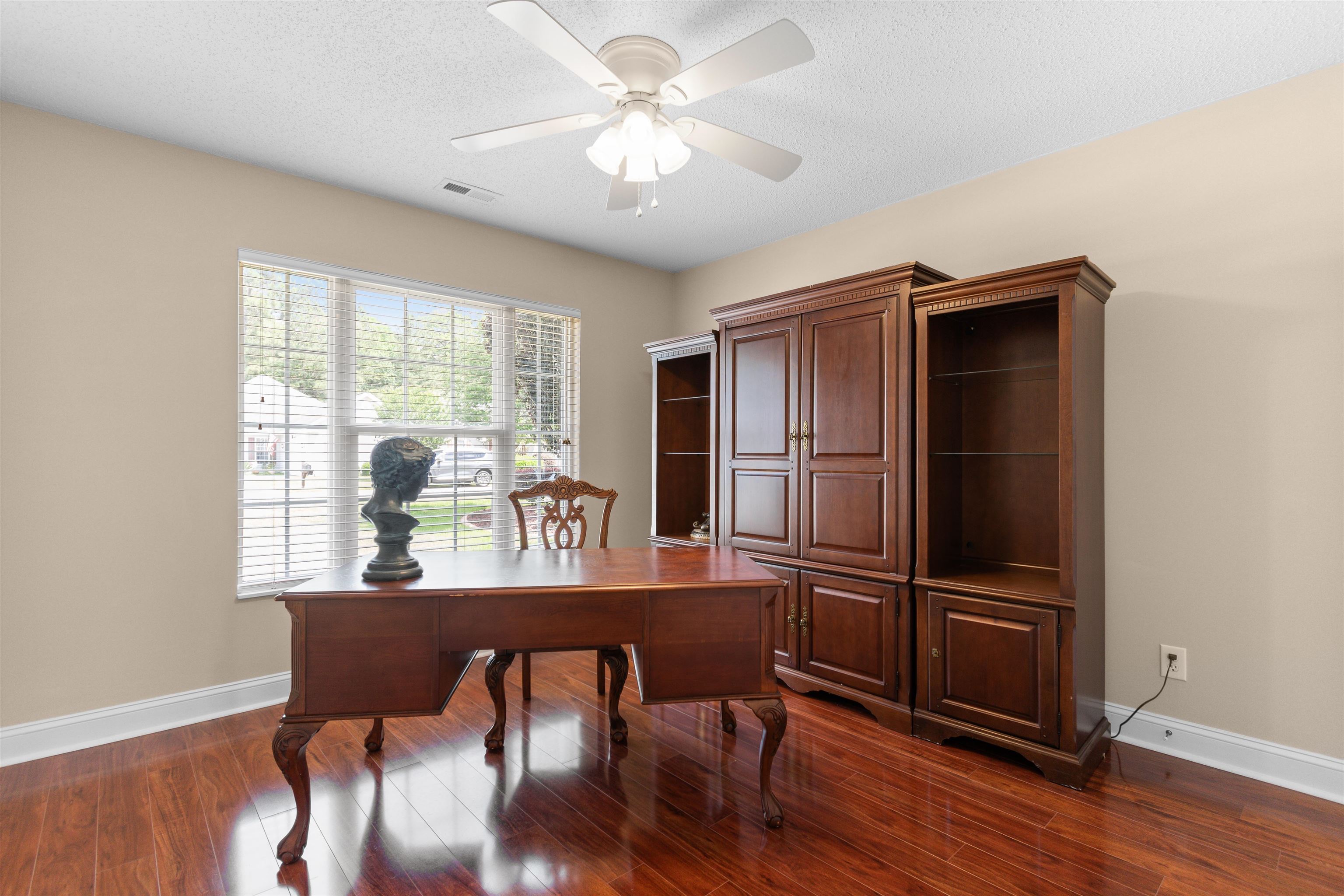 220 Candlewood Dr. Property Photo 20