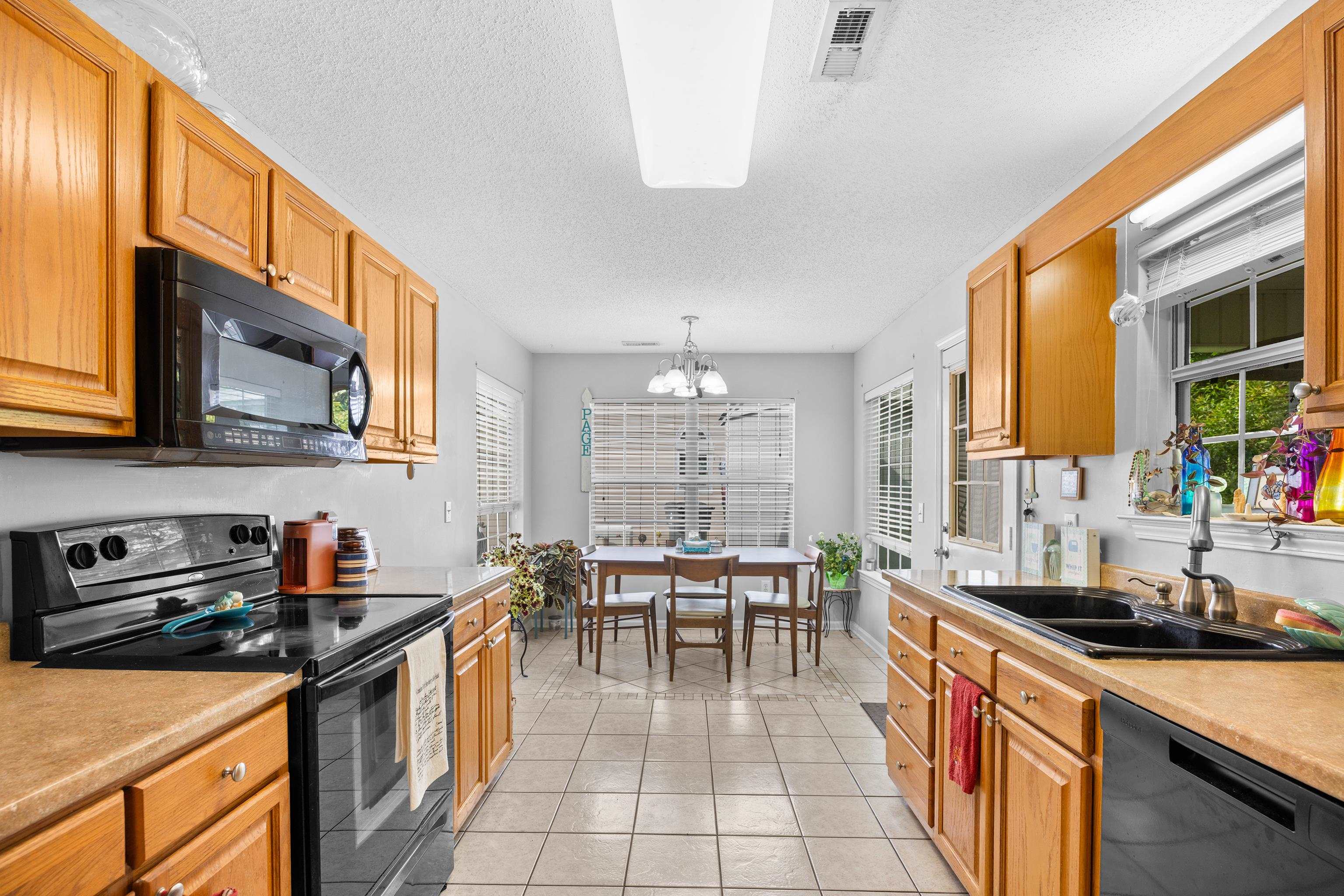 1534 Gulfstream Ct. Property Photo 12
