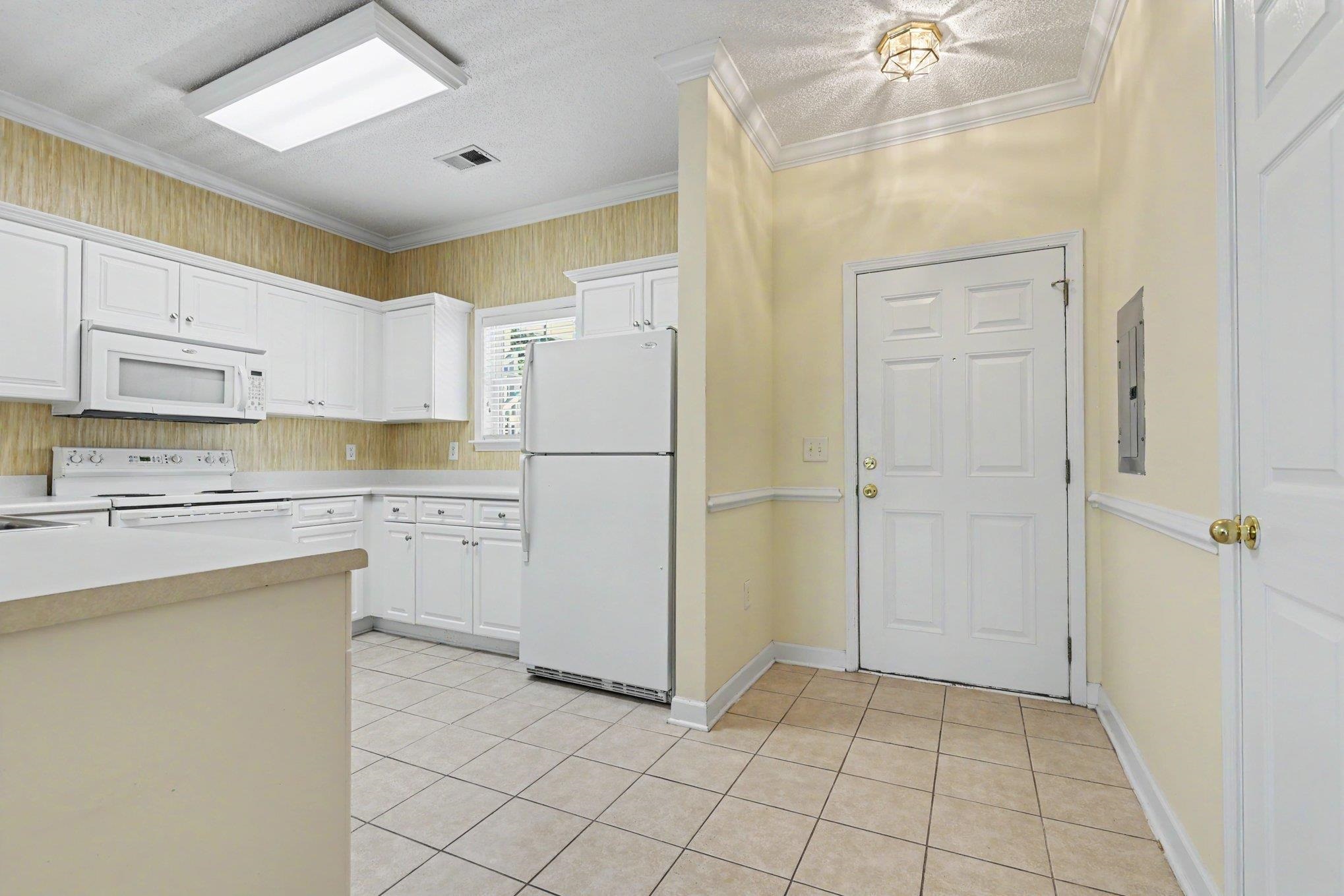 332 Kiskadee Loop Property Photo 4
