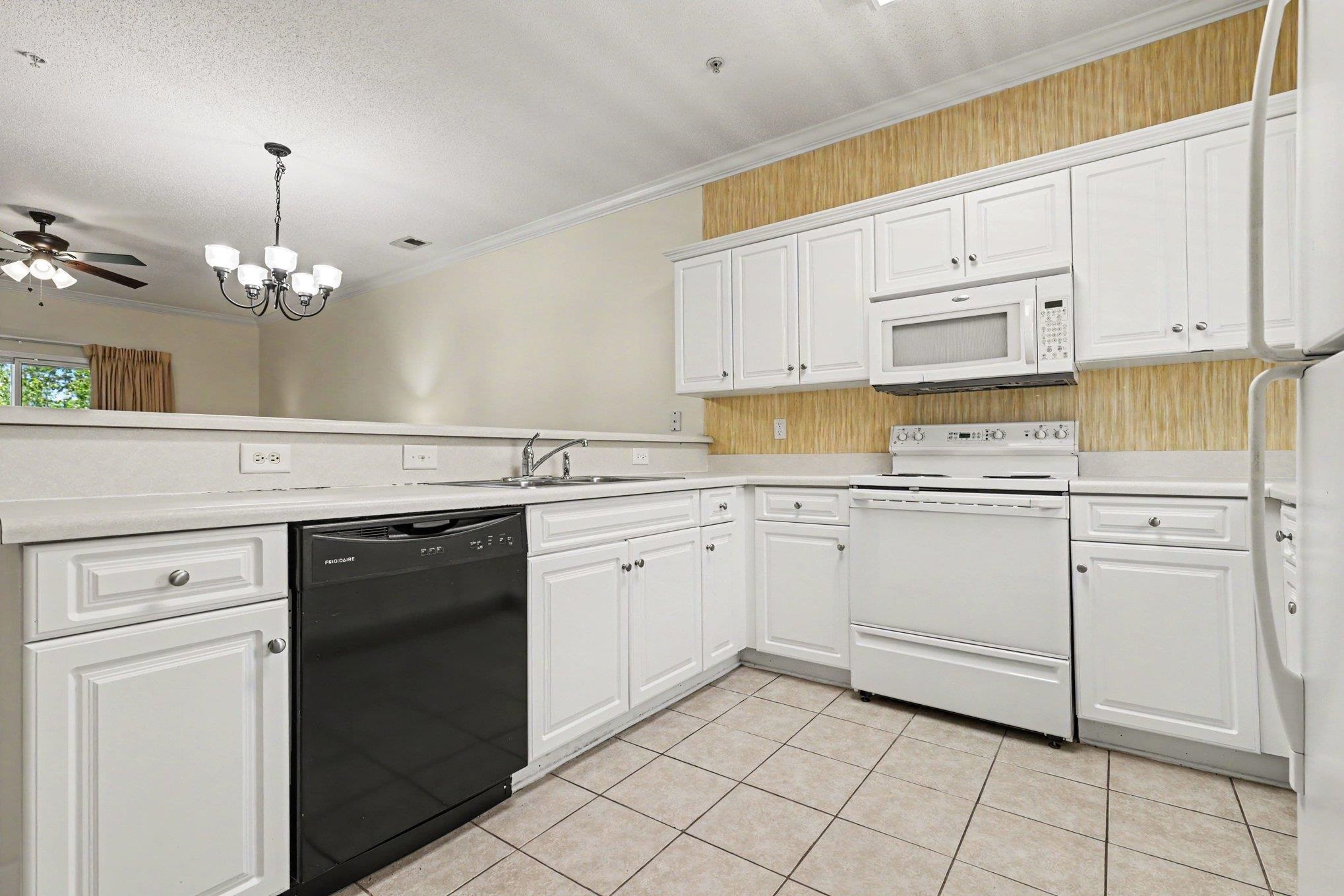 332 Kiskadee Loop Property Photo 14