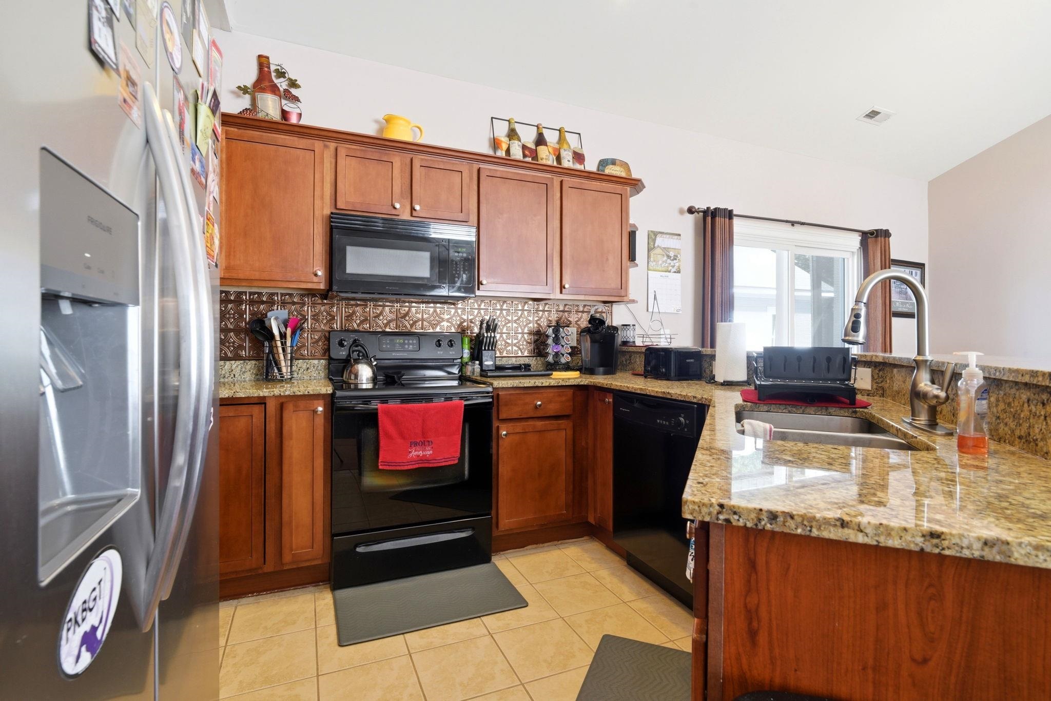 577 Sunnyside Ave. Property Photo 7