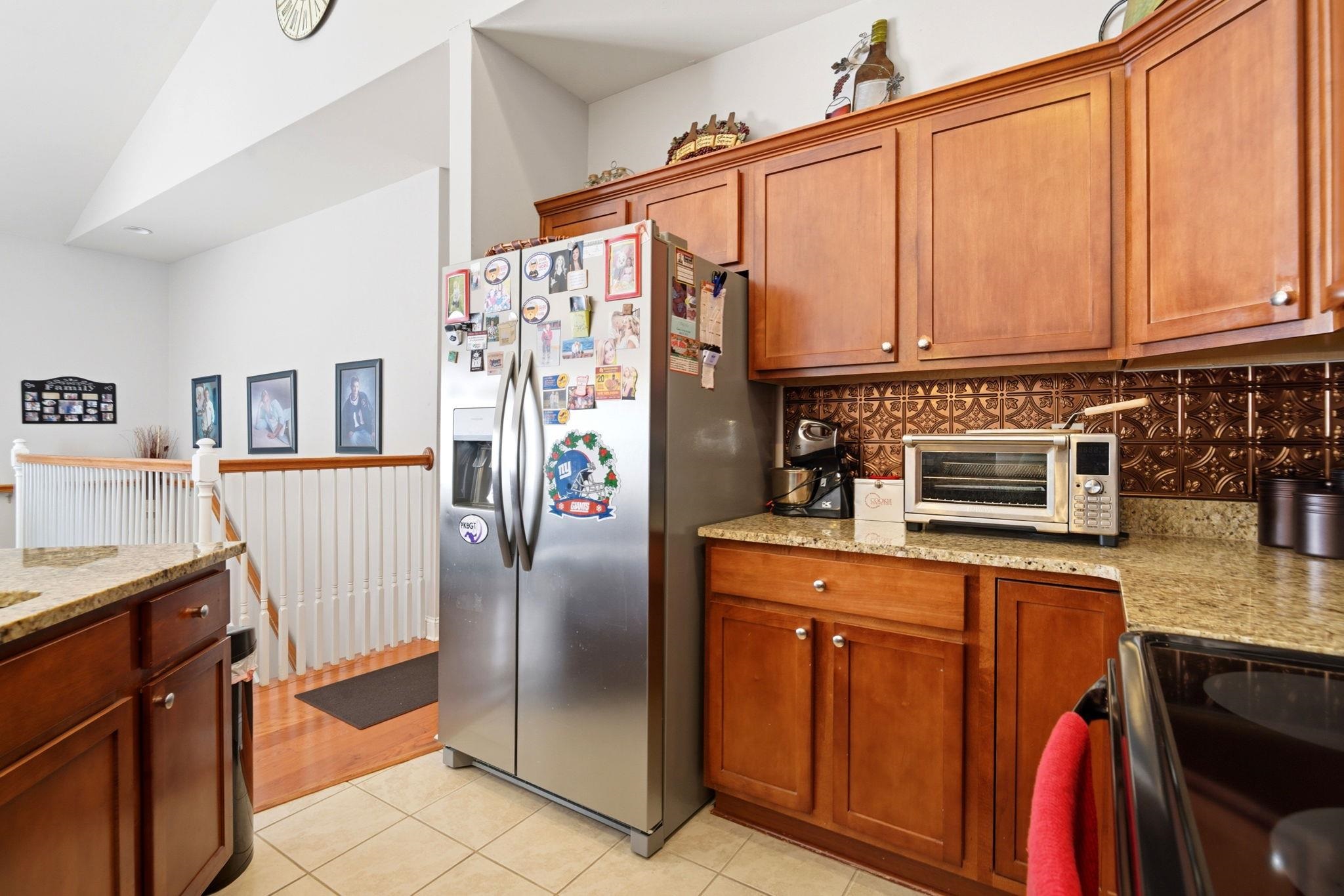 577 Sunnyside Ave. Property Photo 8