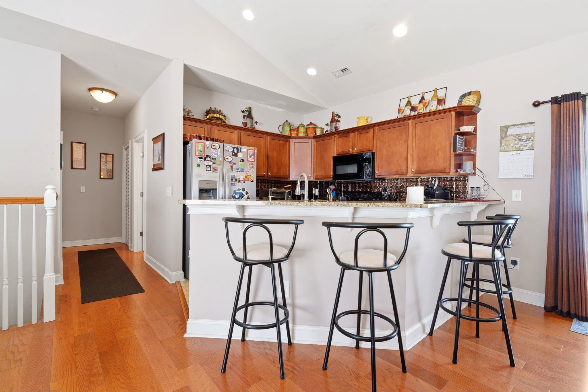 577 Sunnyside Ave. Property Photo 11