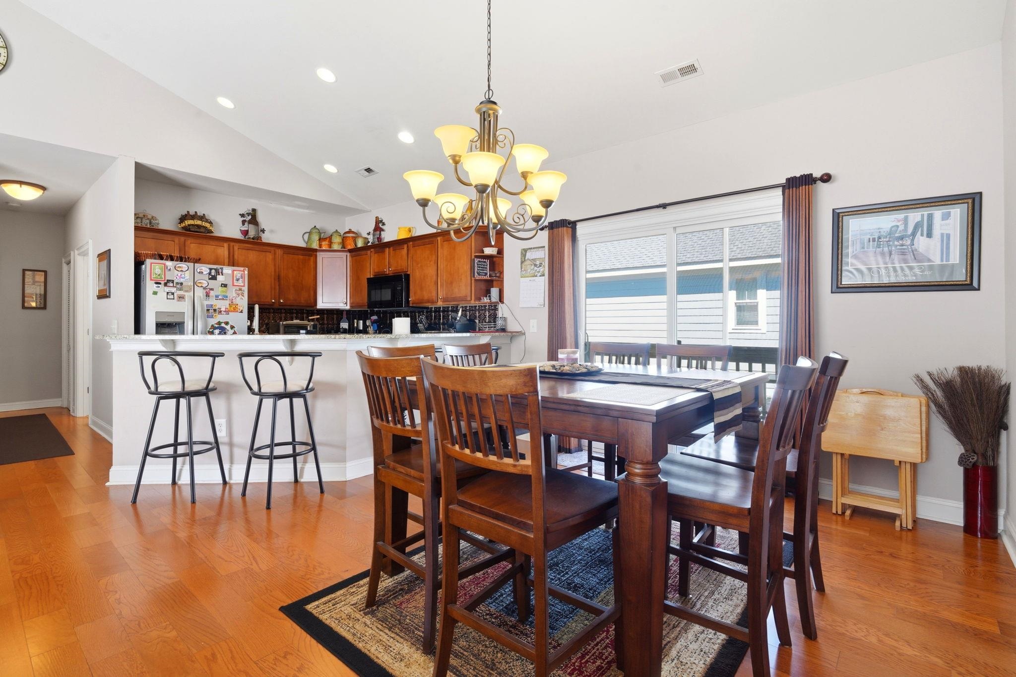 577 Sunnyside Ave. Property Photo 12