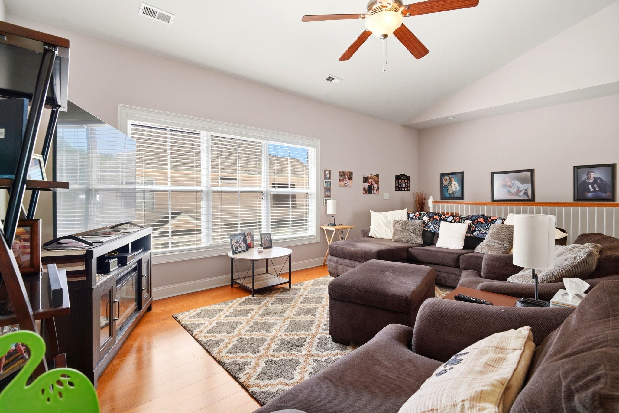 577 Sunnyside Ave. Property Photo 13