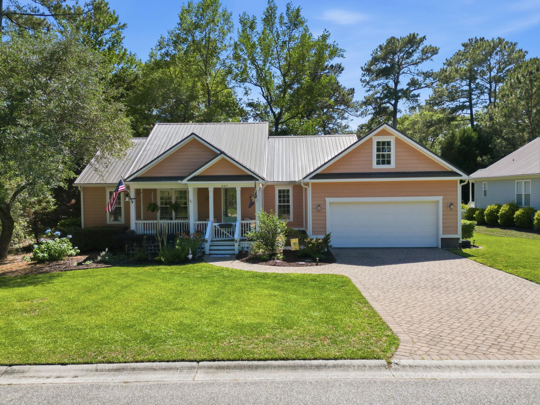 207 Waties Dr. Property Photo 1