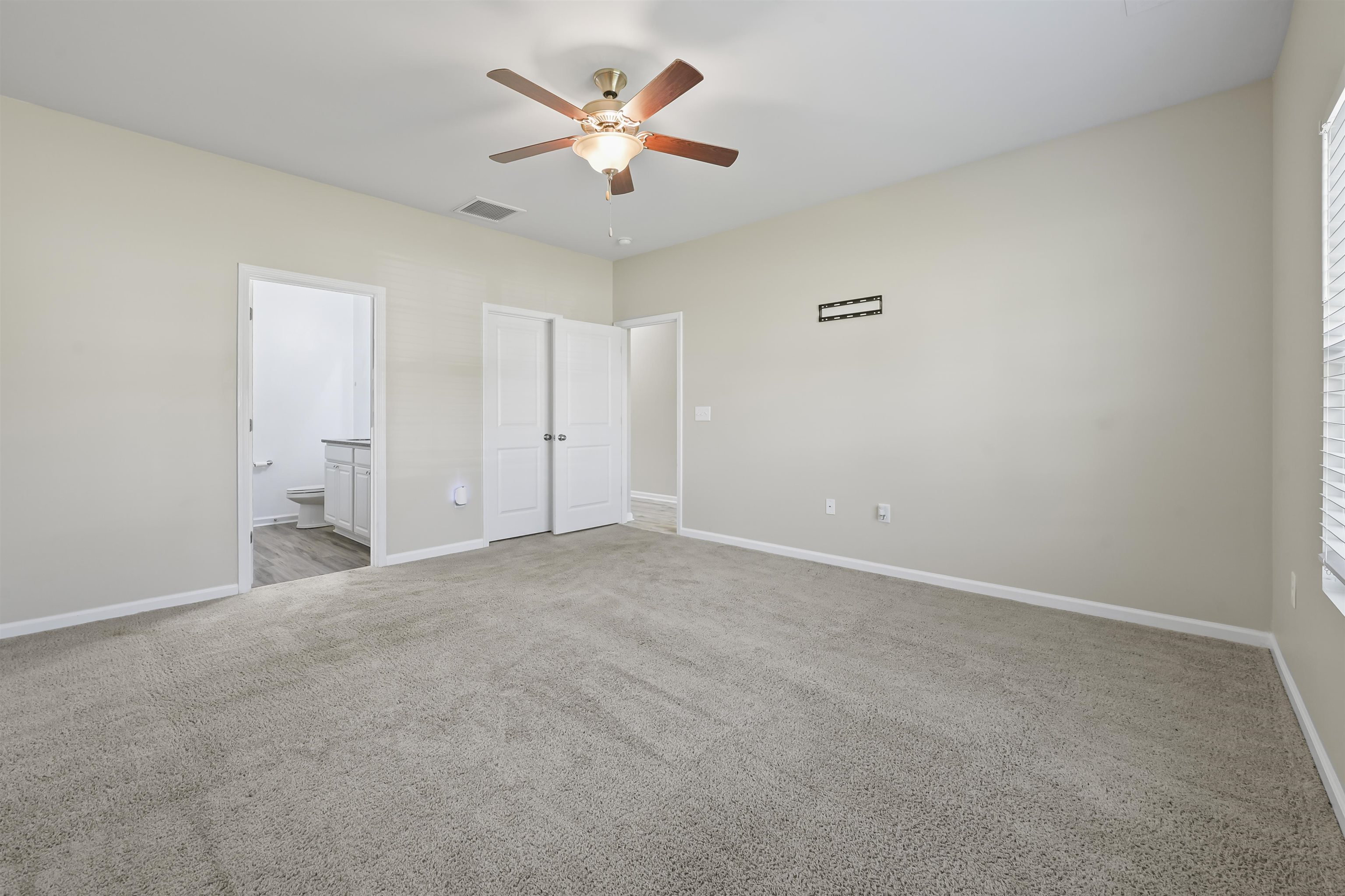 348 Angler Ct. Property Photo 10