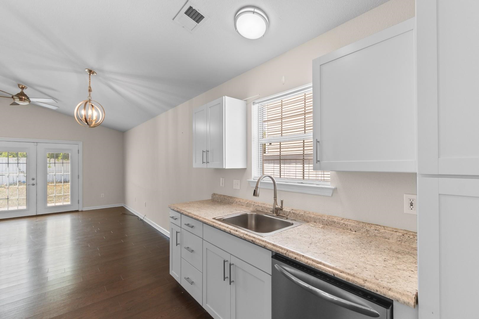 833 Silvercrest Dr. Property Photo 13