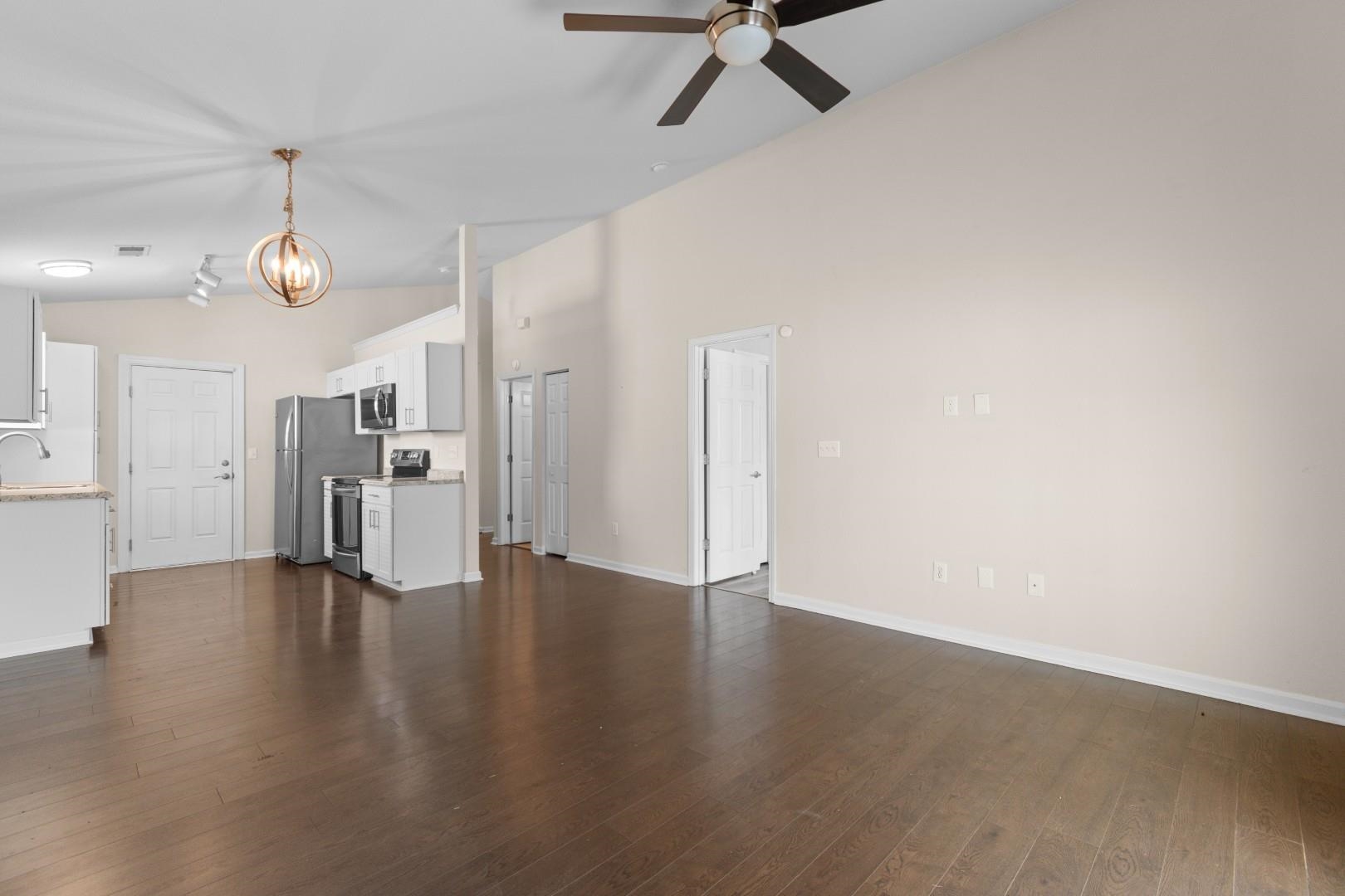 833 Silvercrest Dr. Property Photo 15