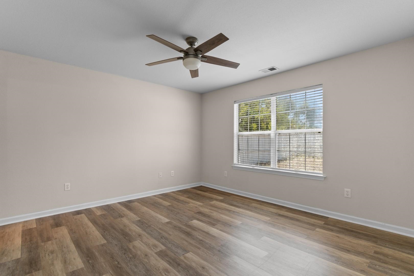 833 Silvercrest Dr. Property Photo 17