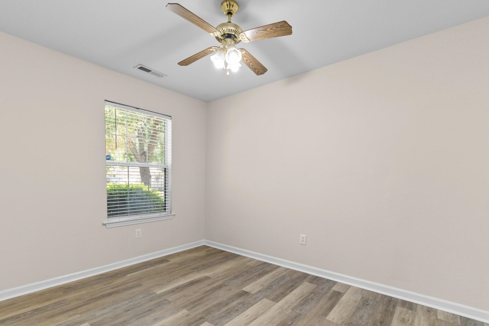 833 Silvercrest Dr. Property Photo 21