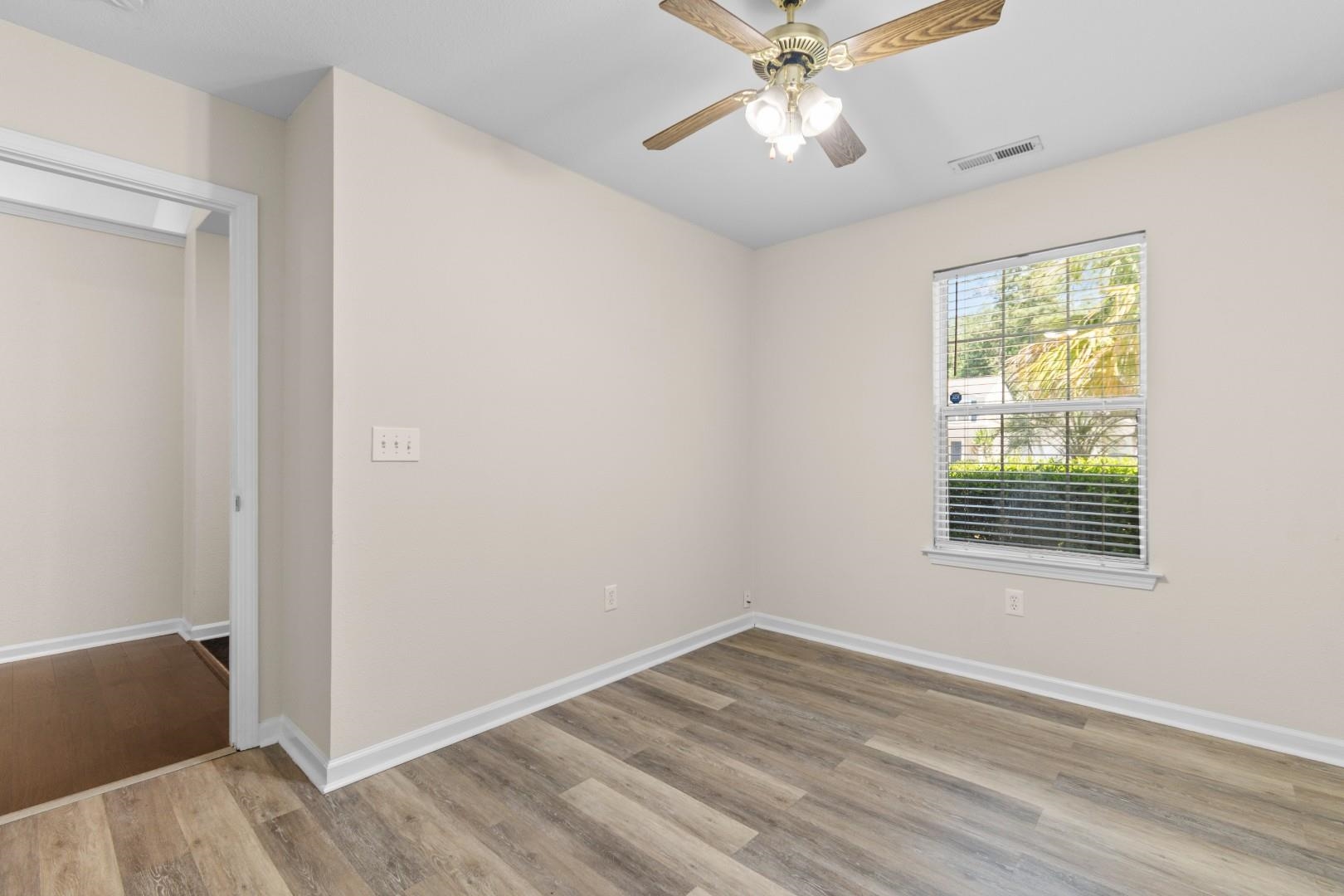833 Silvercrest Dr. Property Photo 23