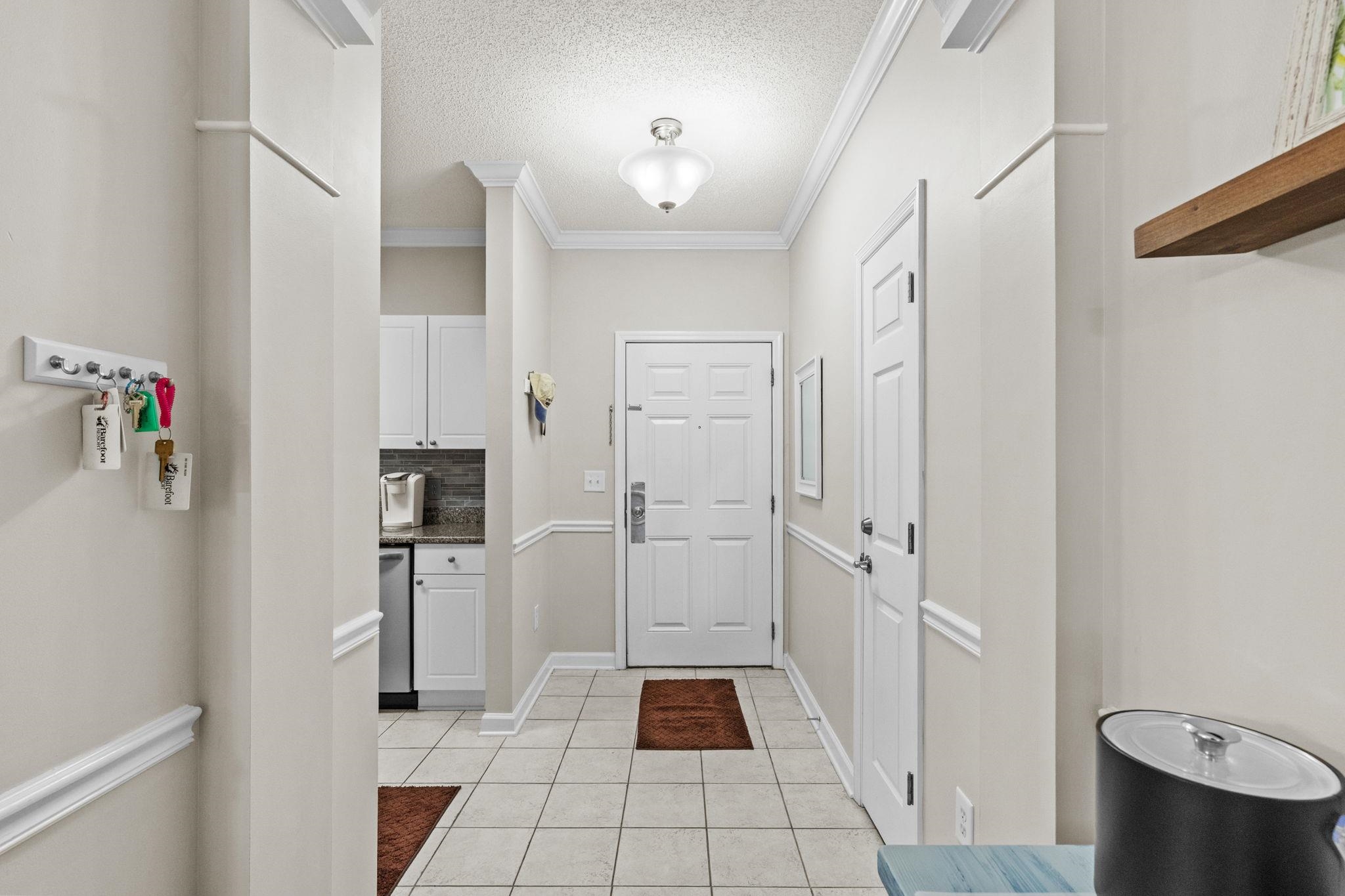 5825 Catalina Dr. Property Photo 7