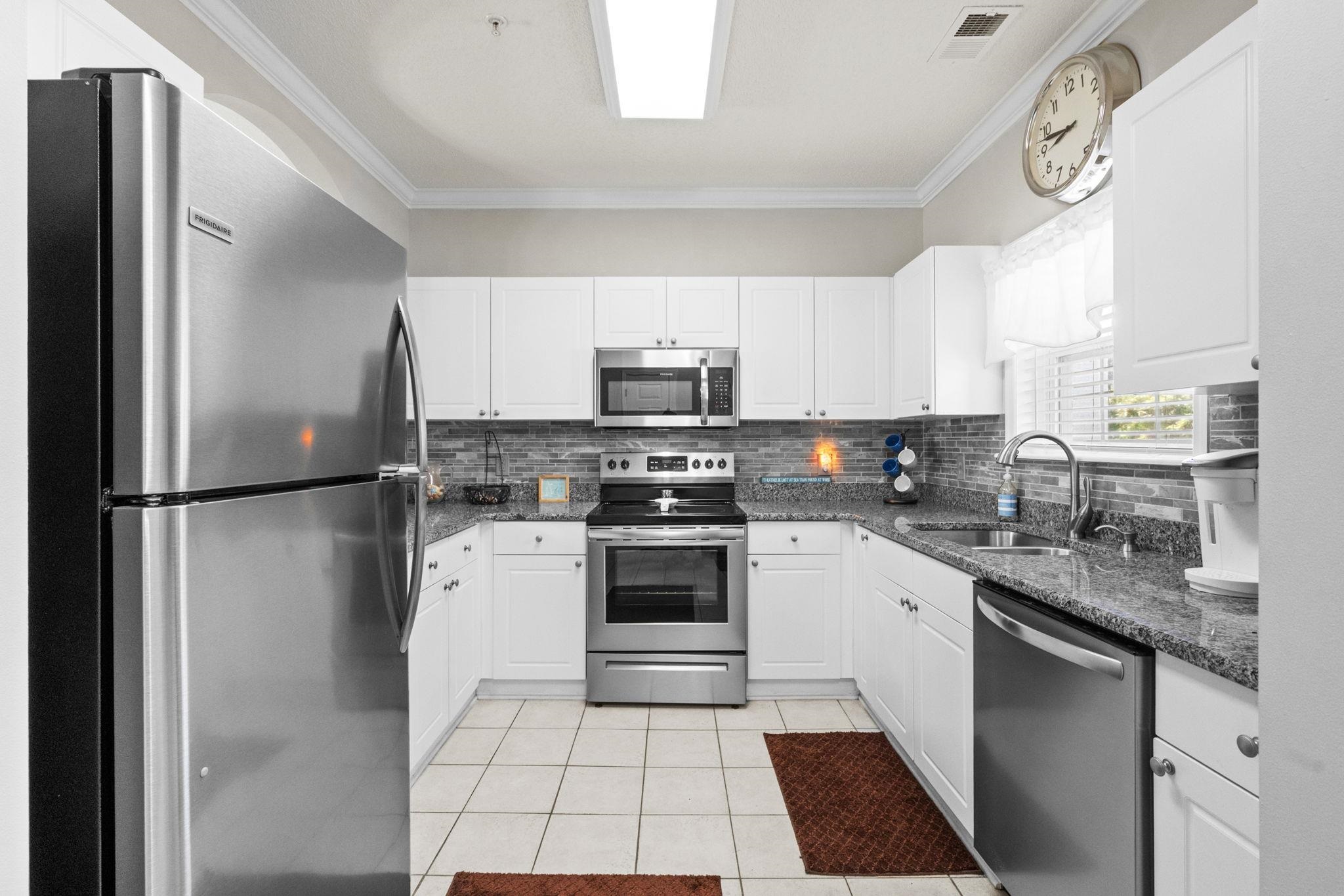 5825 Catalina Dr. Property Photo 17