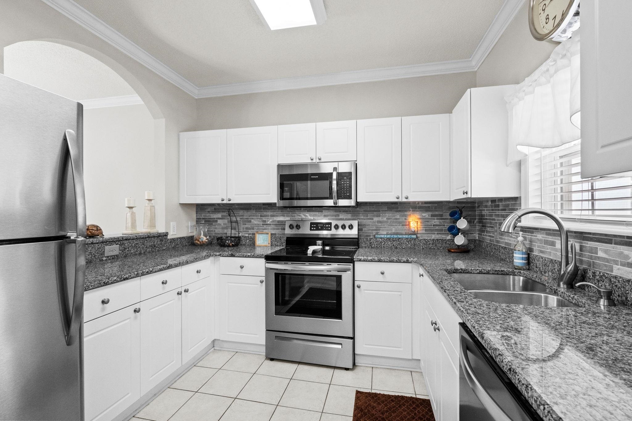 5825 Catalina Dr. Property Photo 18
