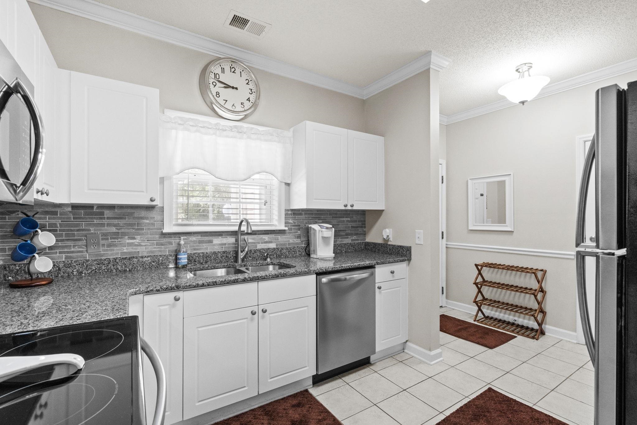 5825 Catalina Dr. Property Photo 19