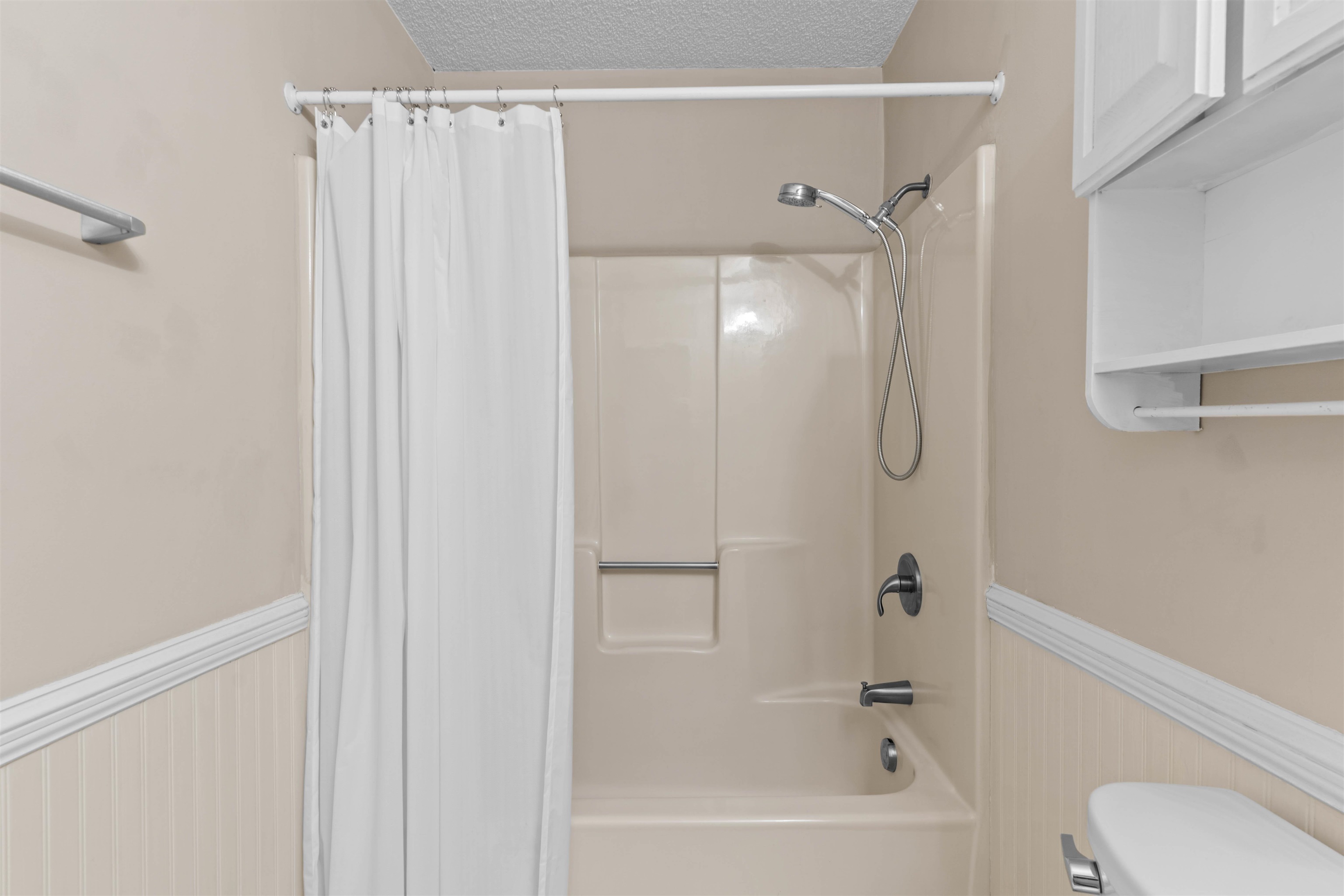 200 Double Eagle Dr. Property Photo 12