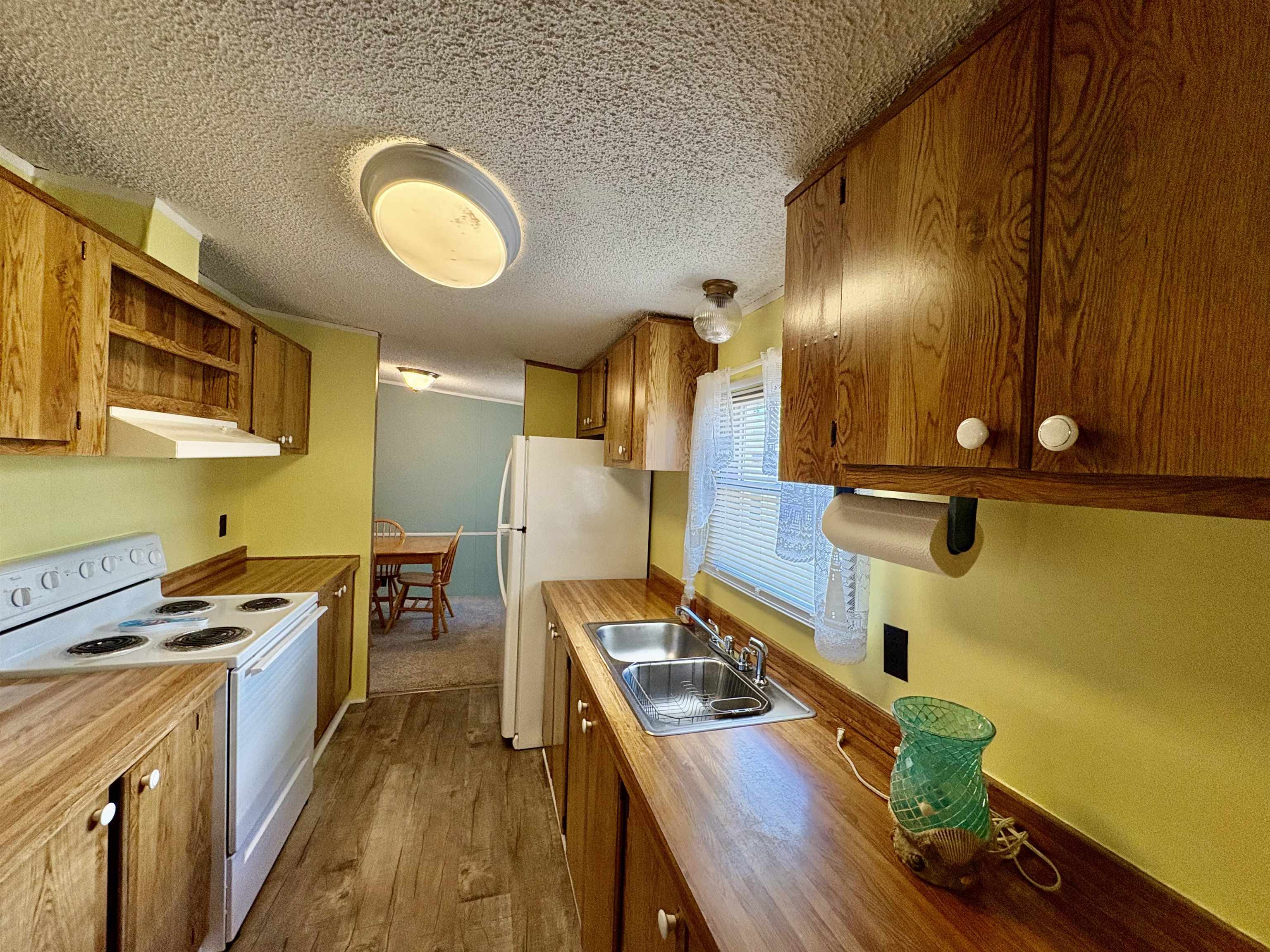 1567 Park Ln. Property Photo 9