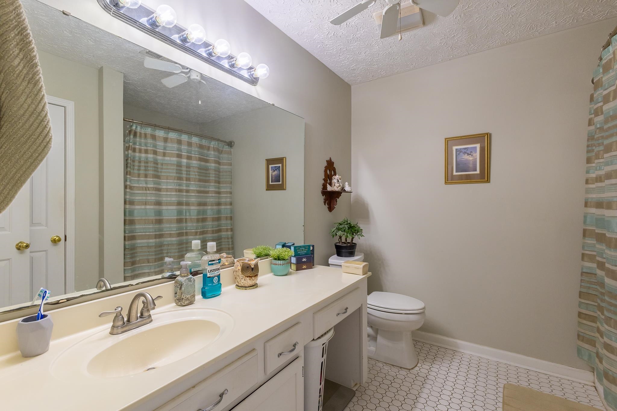 590 Bridgeport Dr. Property Photo 5