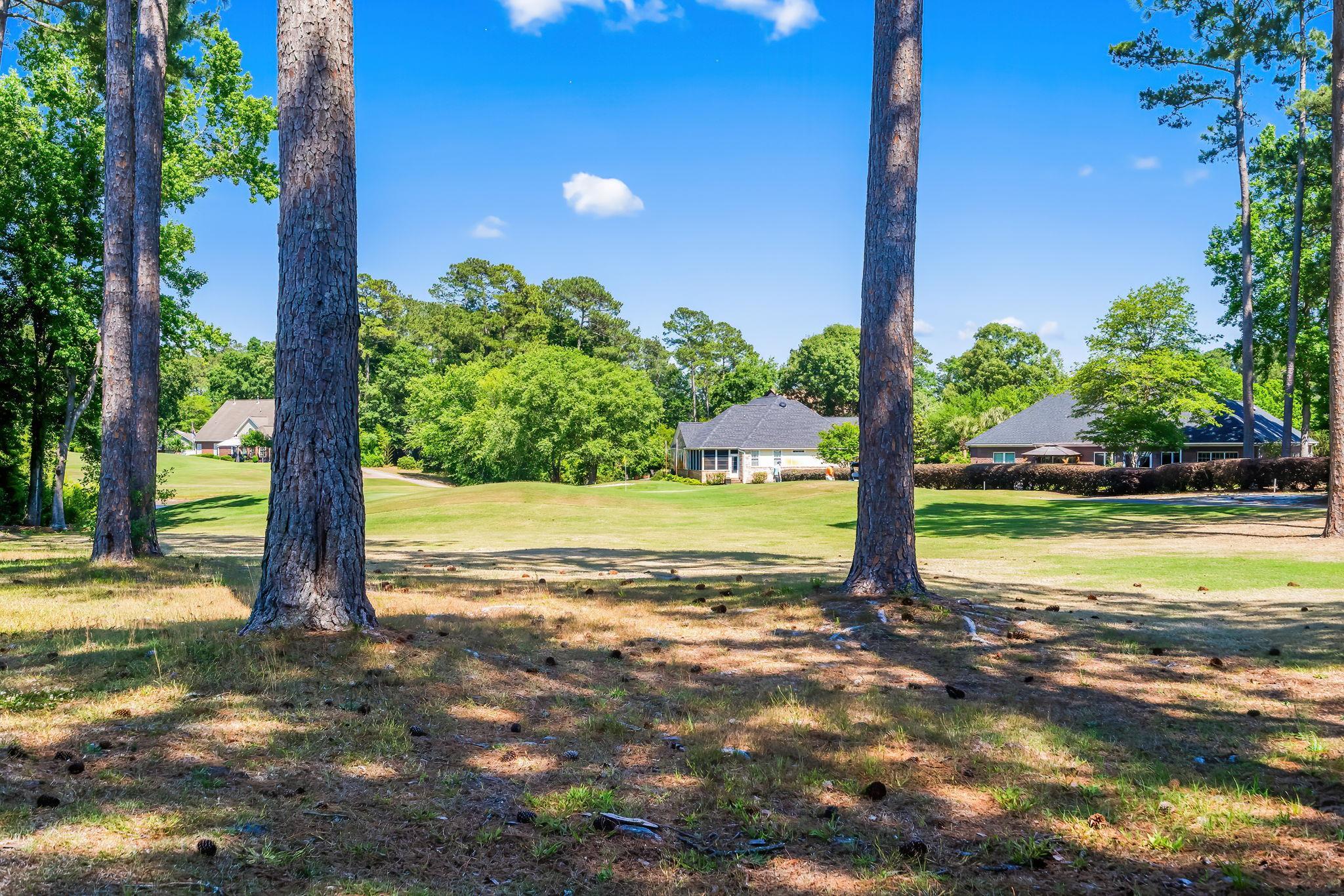 3258 Hermitage Dr. Property Photo 3