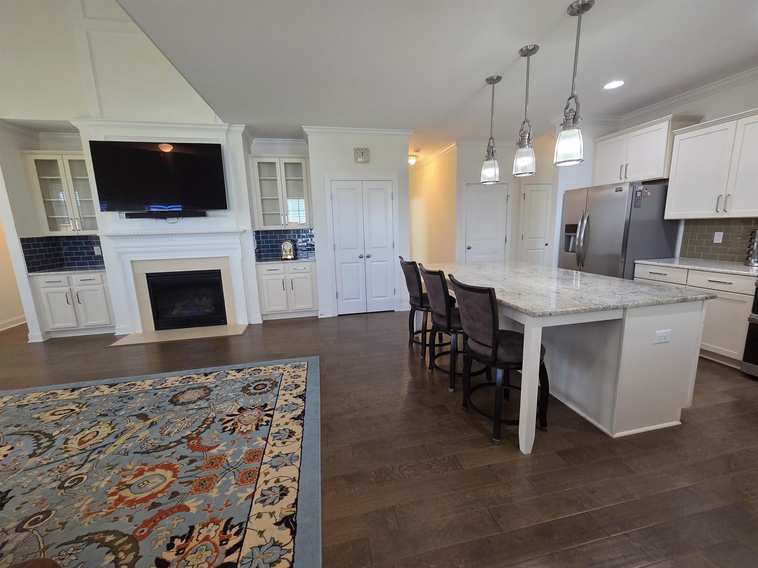 1000 Englemann Oak Dr. Property Photo 25